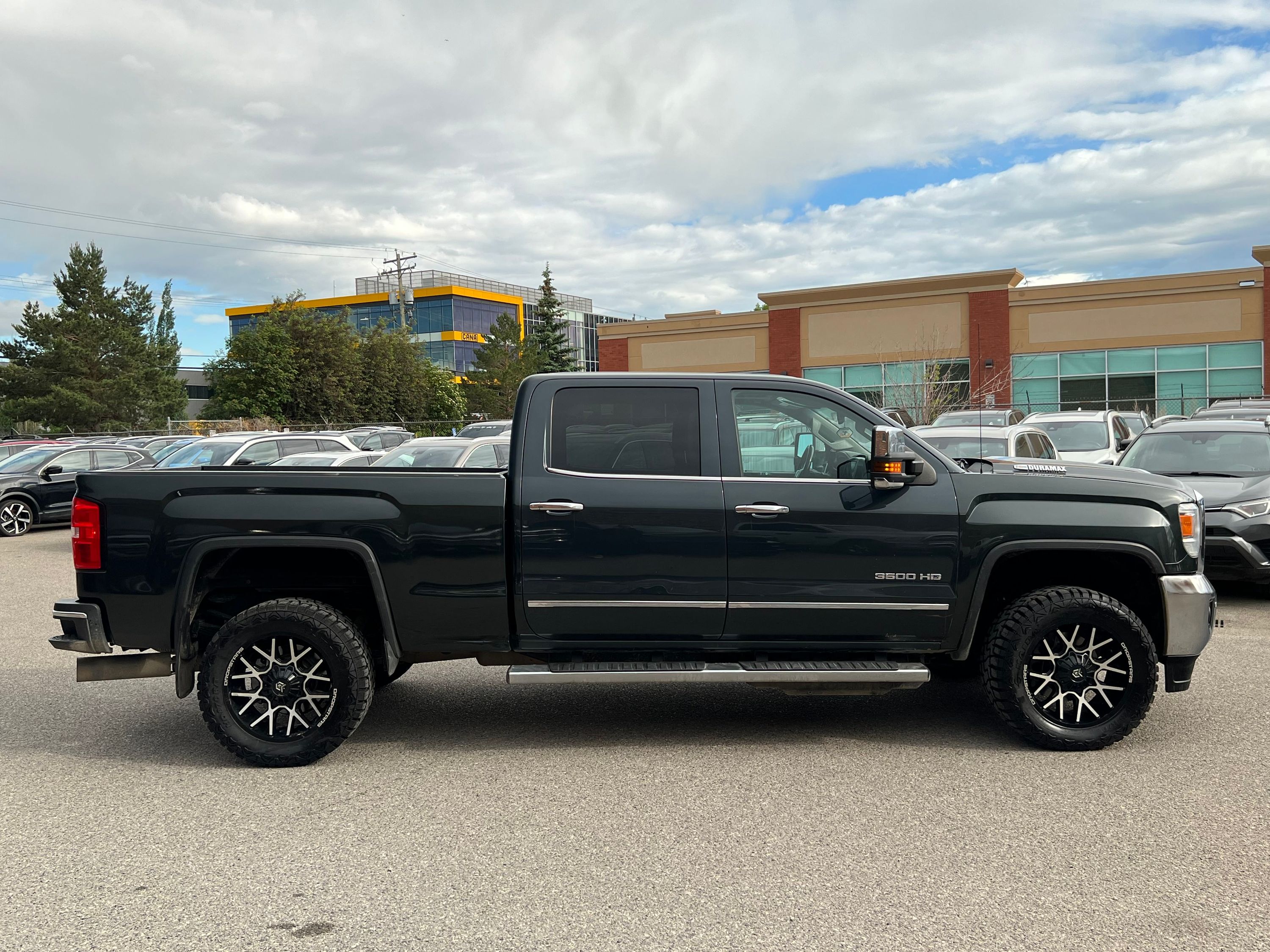2017 GMC Sierra 3500HD - Image 8