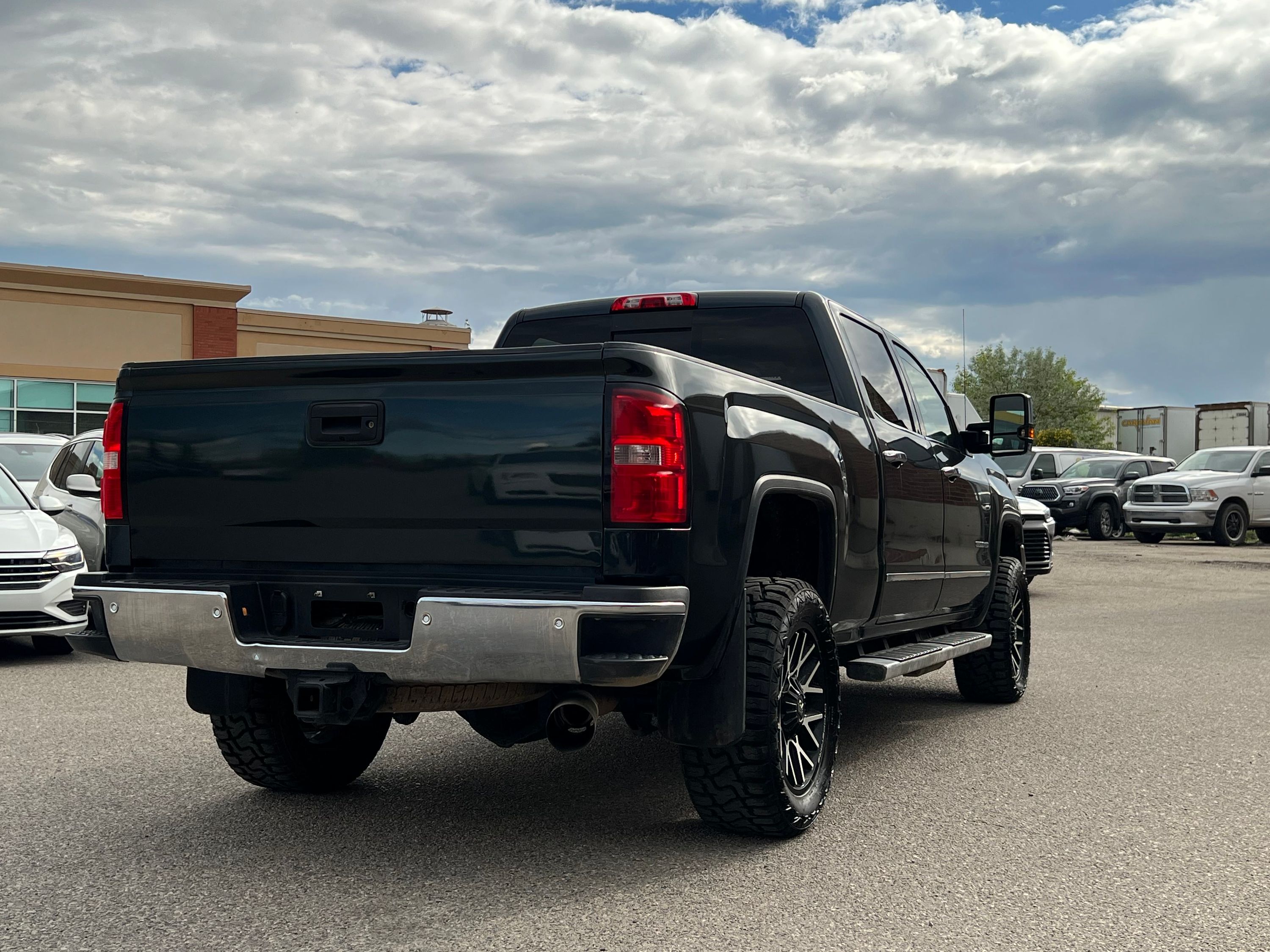 2017 GMC Sierra 3500HD - Image 7