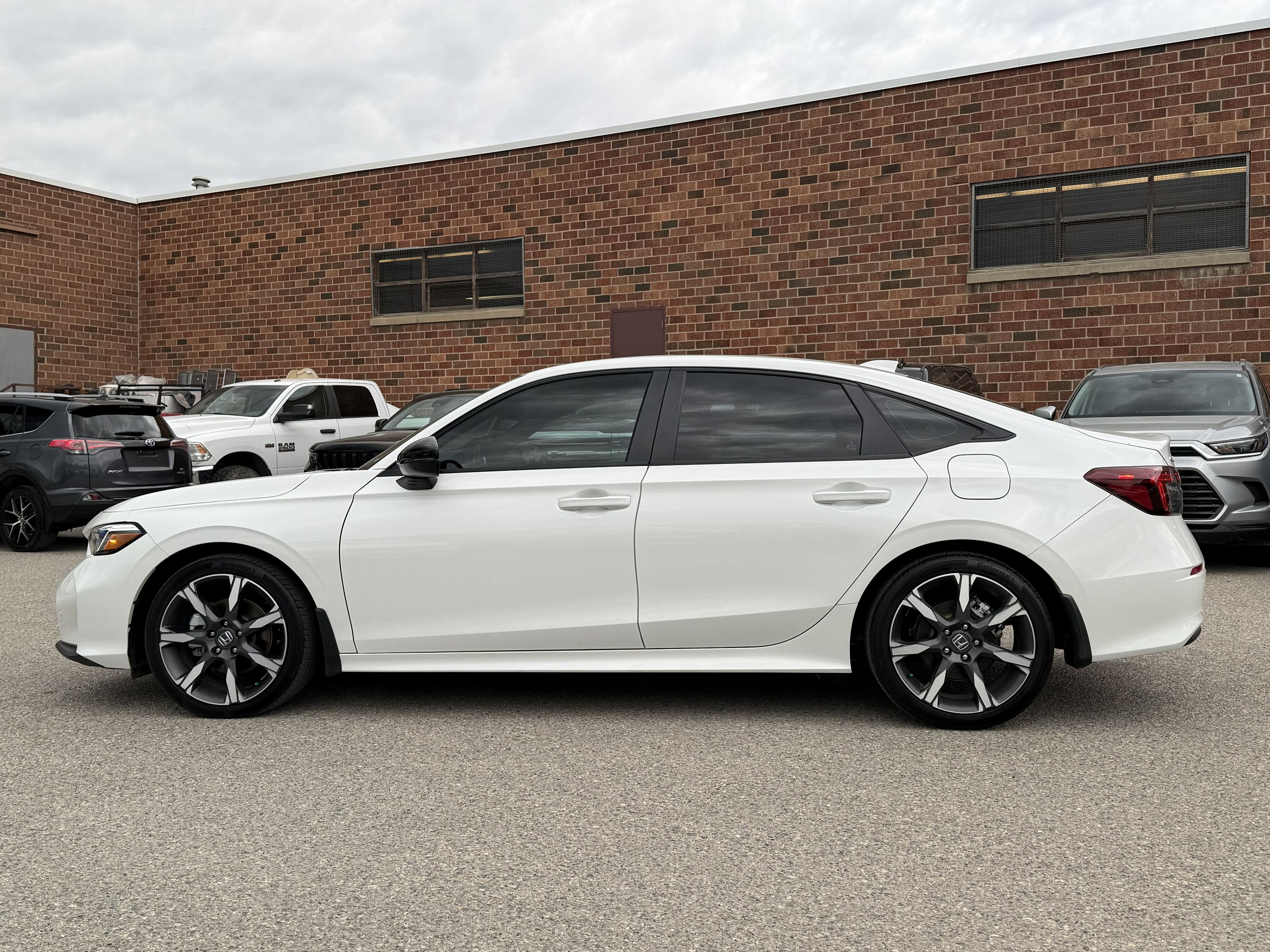 2025 Honda Civic Sedan Hybrid - Image 4
