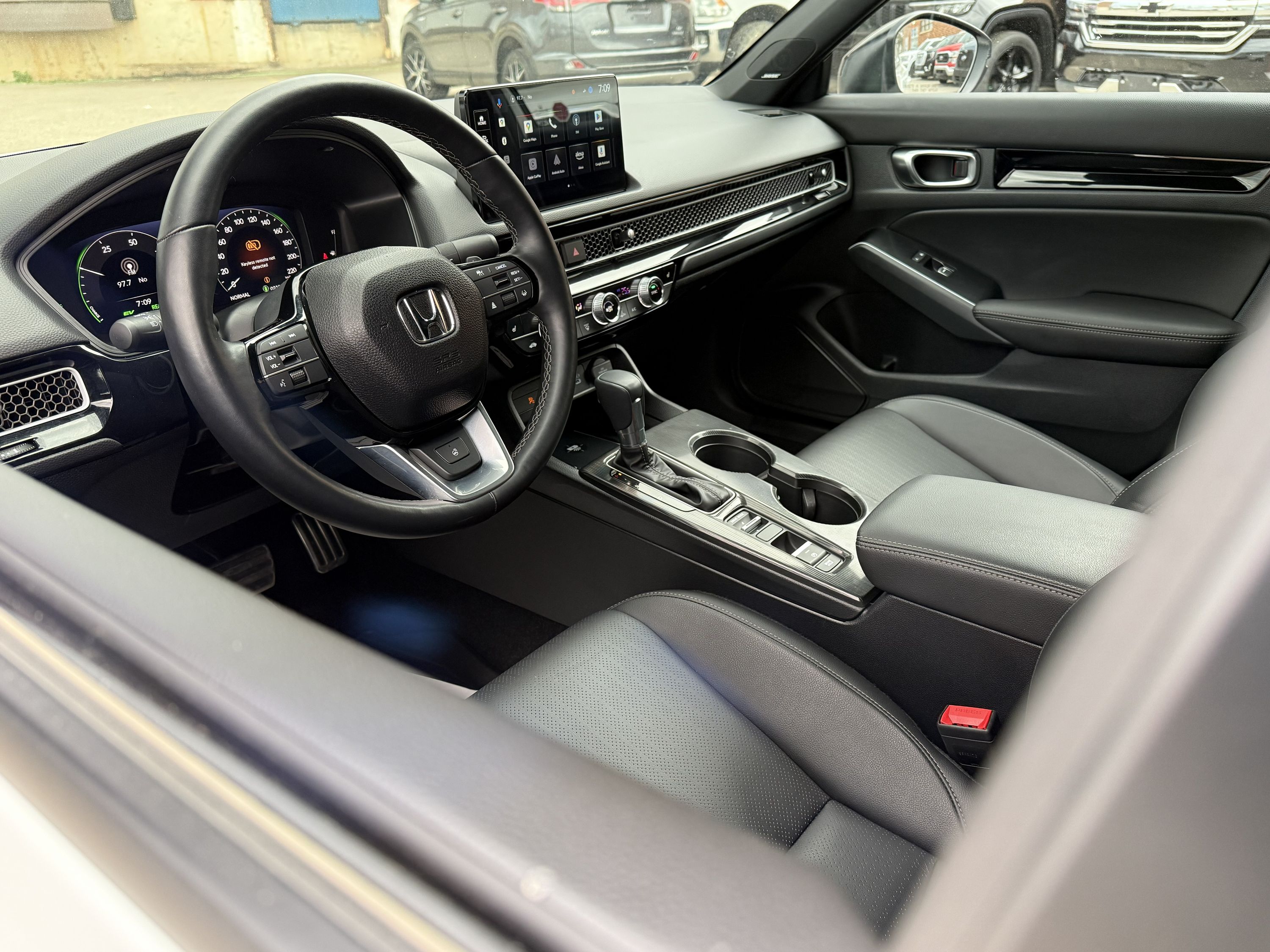2025 Honda Civic Sedan Hybrid - Image 11