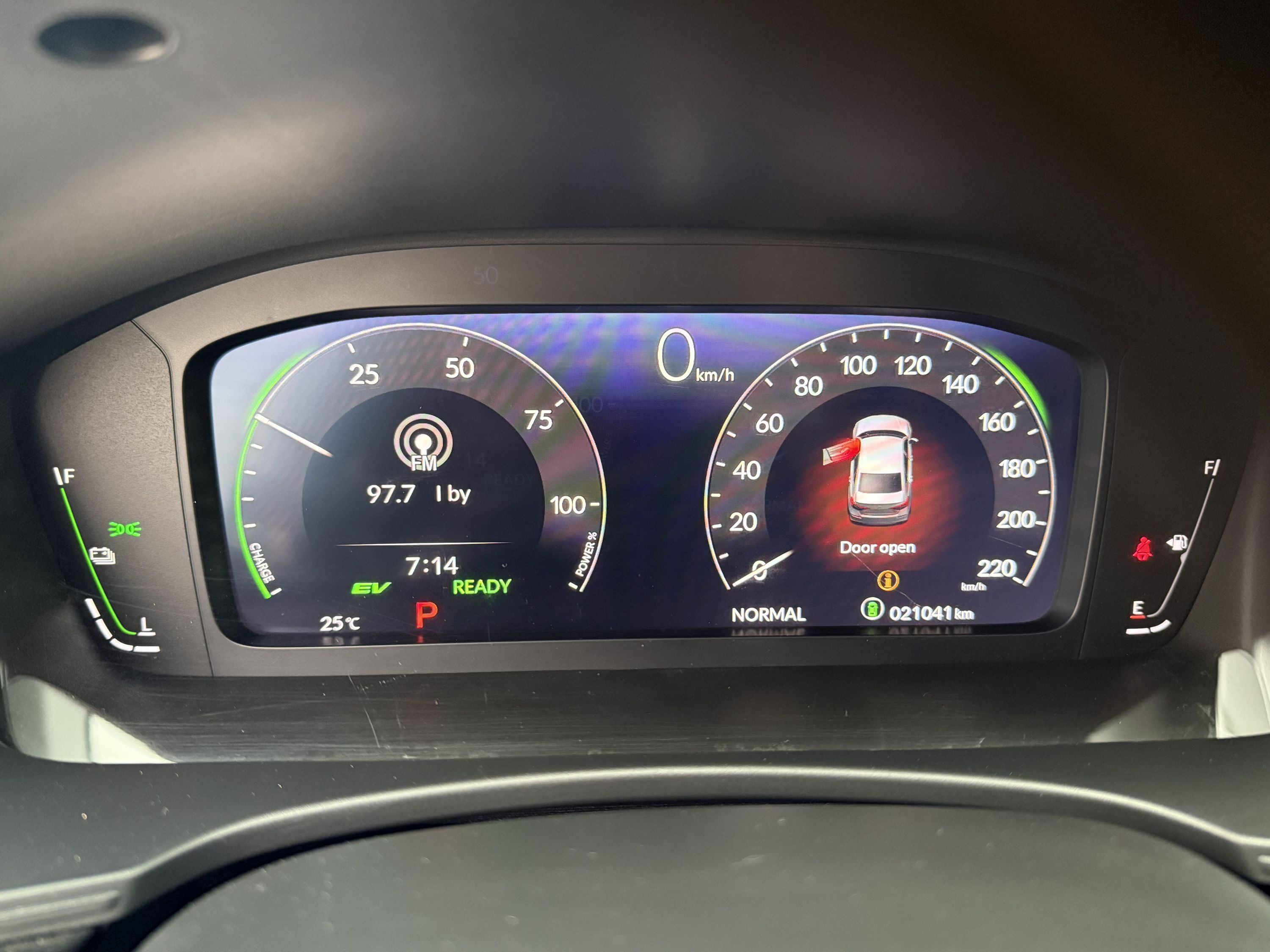 2025 Honda Civic Sedan Hybrid - Image 16