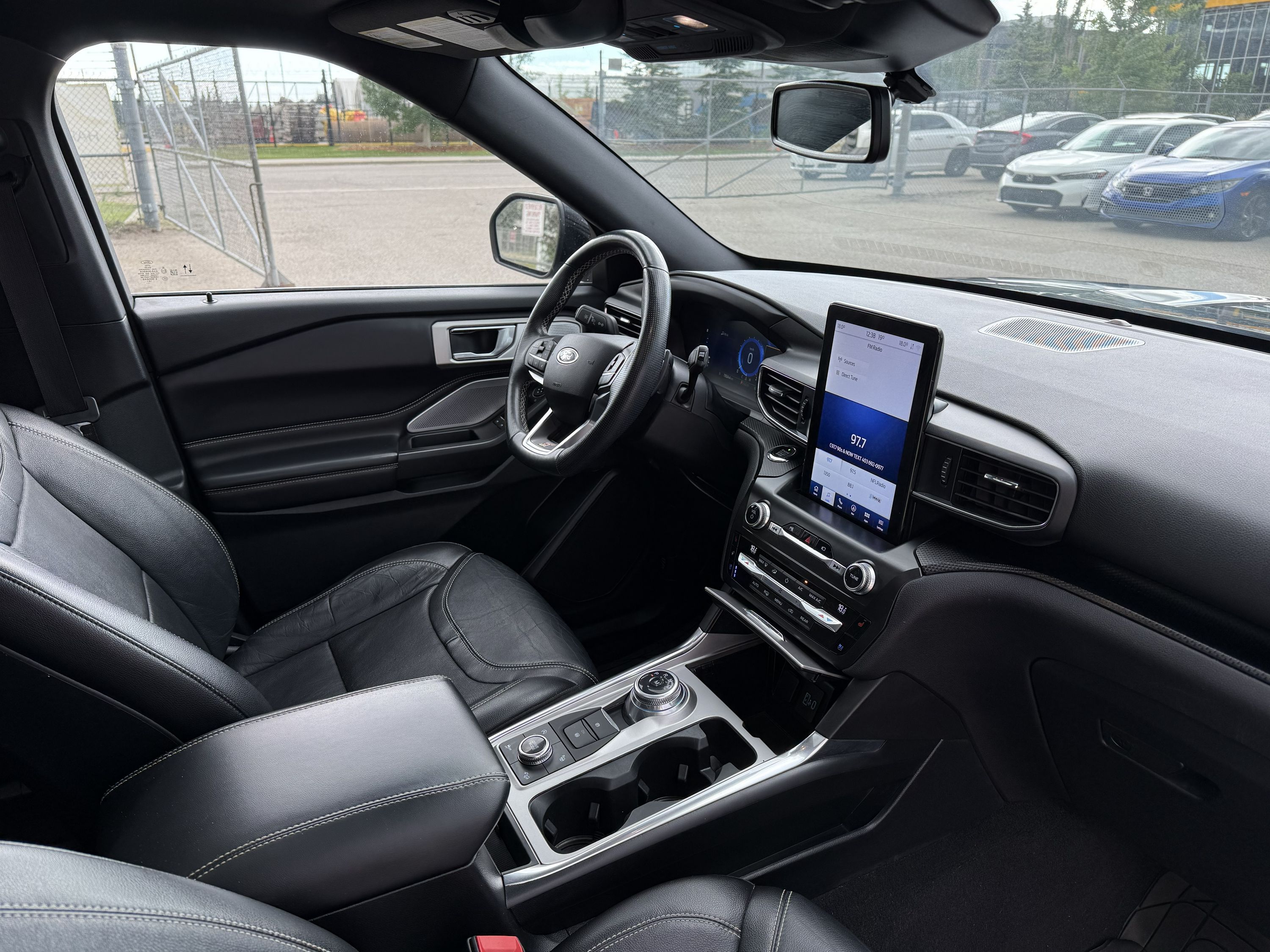 2020 Ford Explorer - Image 17