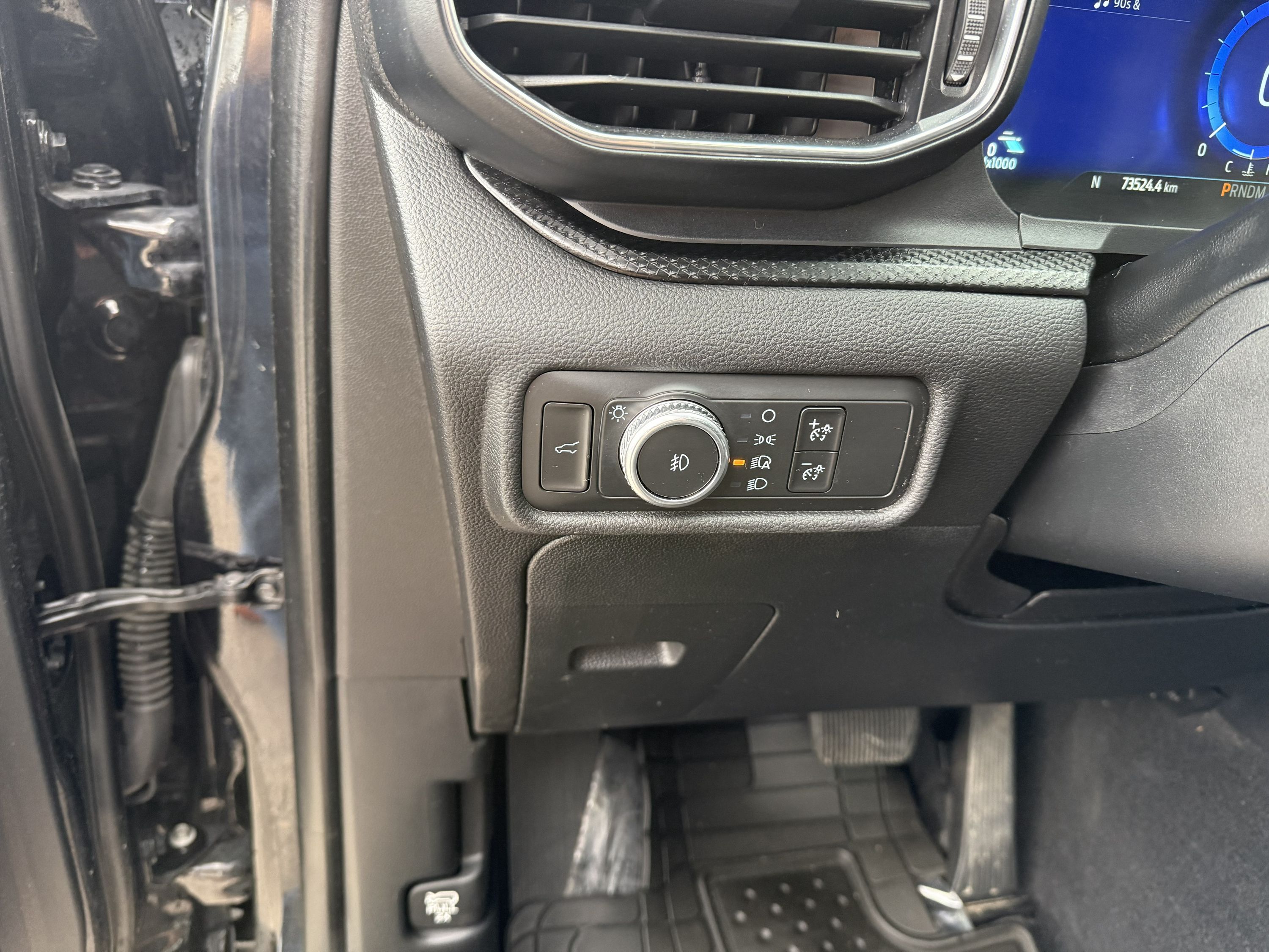 2020 Ford Explorer - Image 25