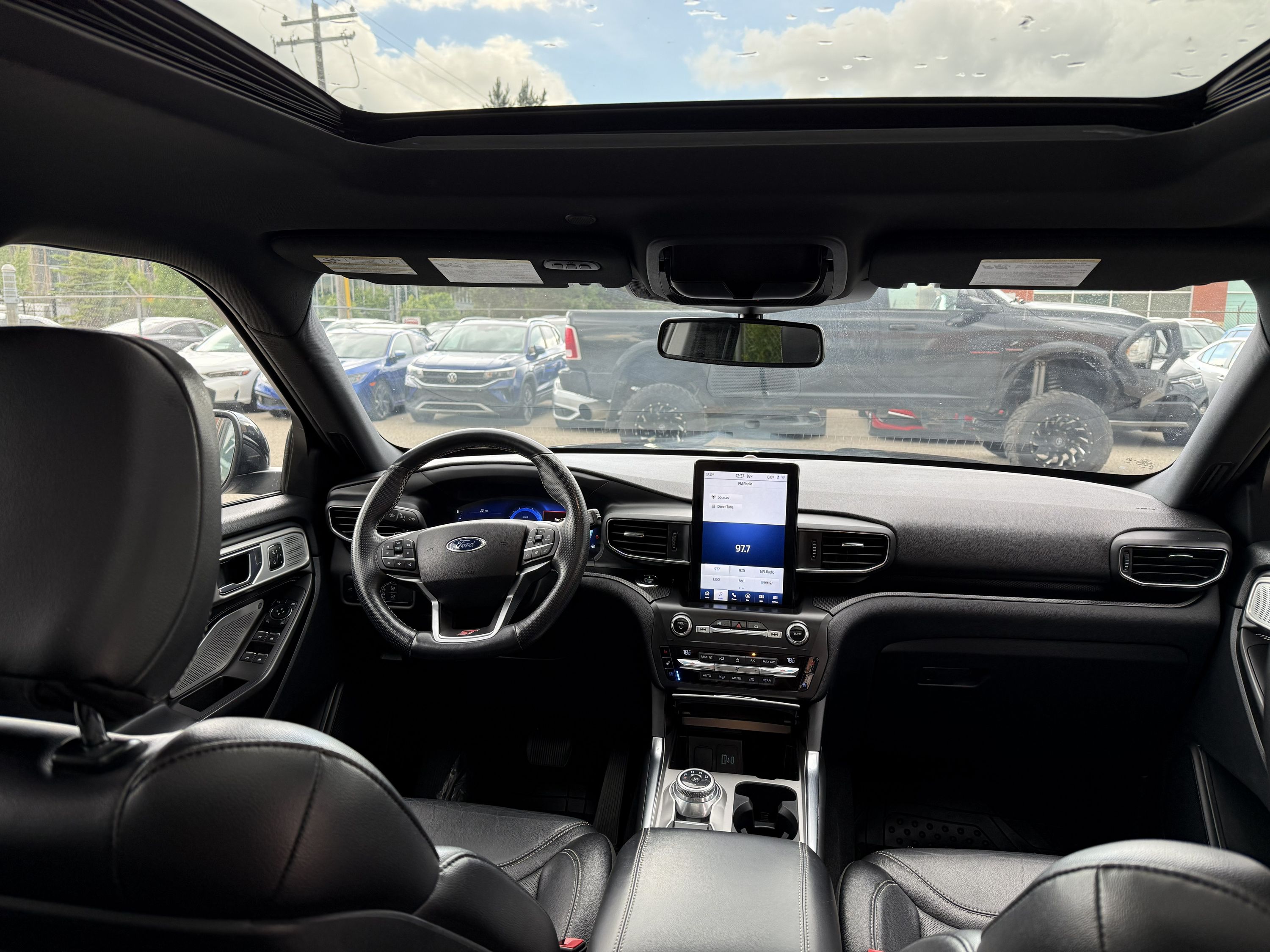 2020 Ford Explorer - Image 15