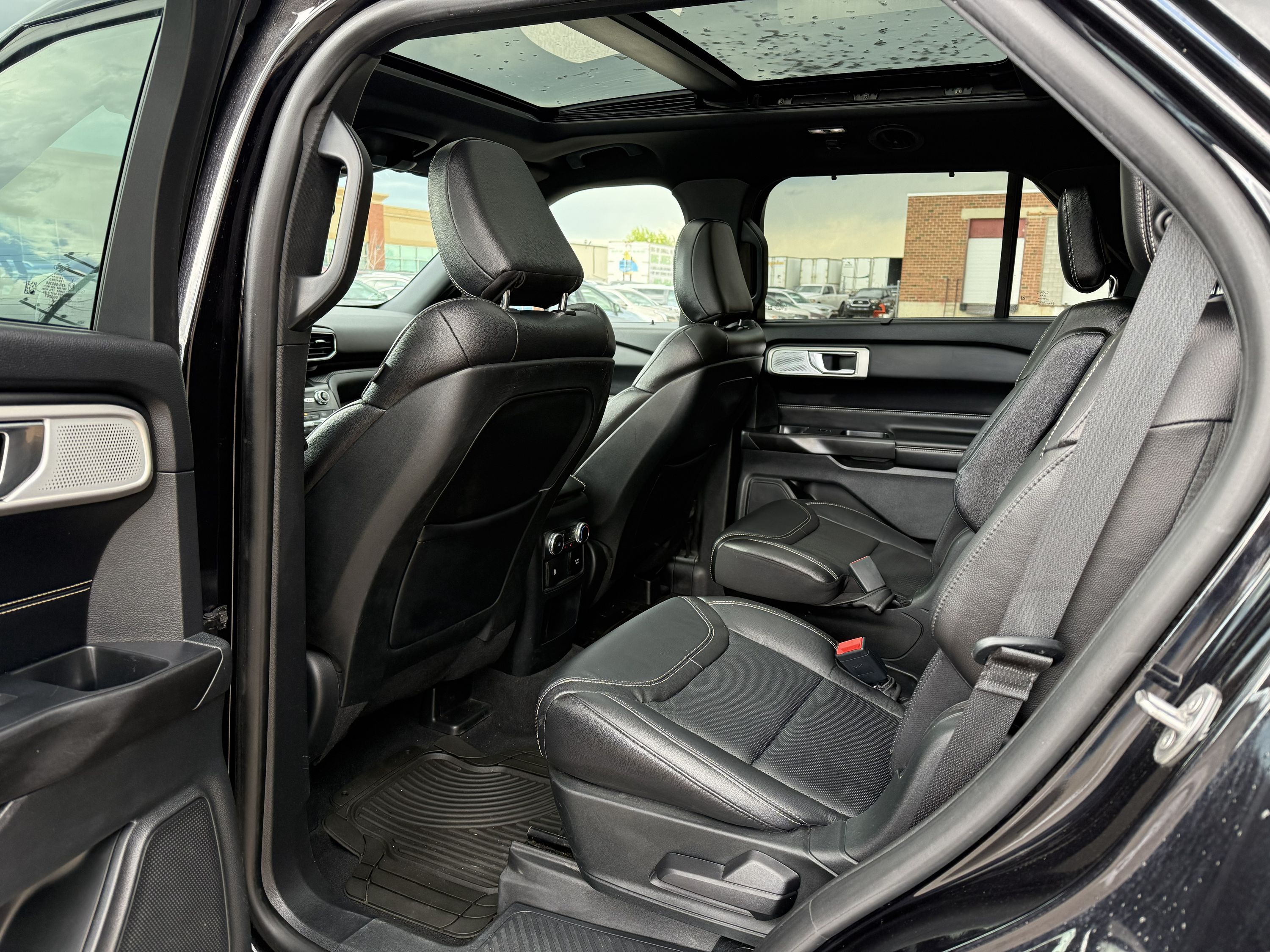 2020 Ford Explorer - Image 10