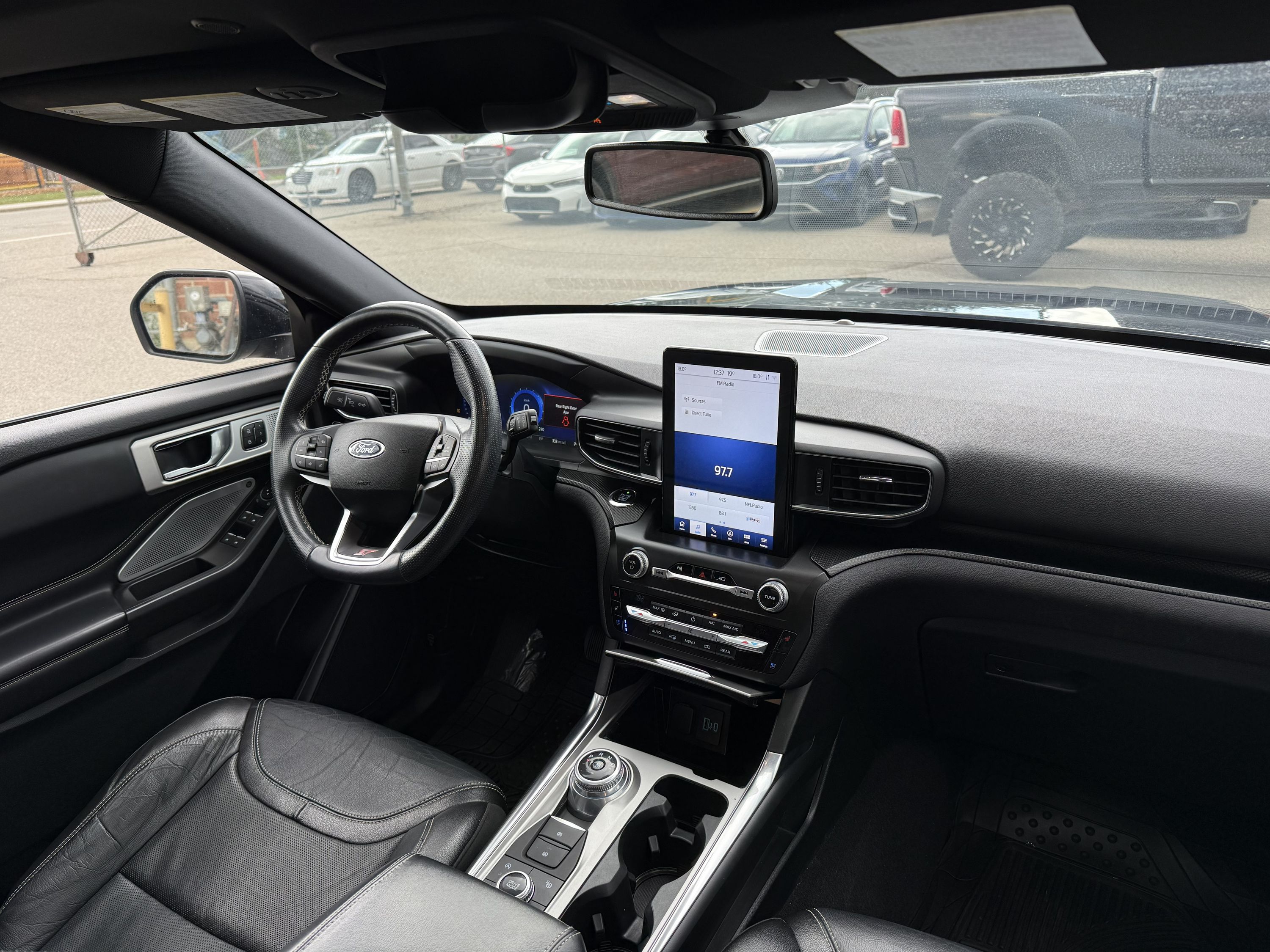 2020 Ford Explorer - Image 14
