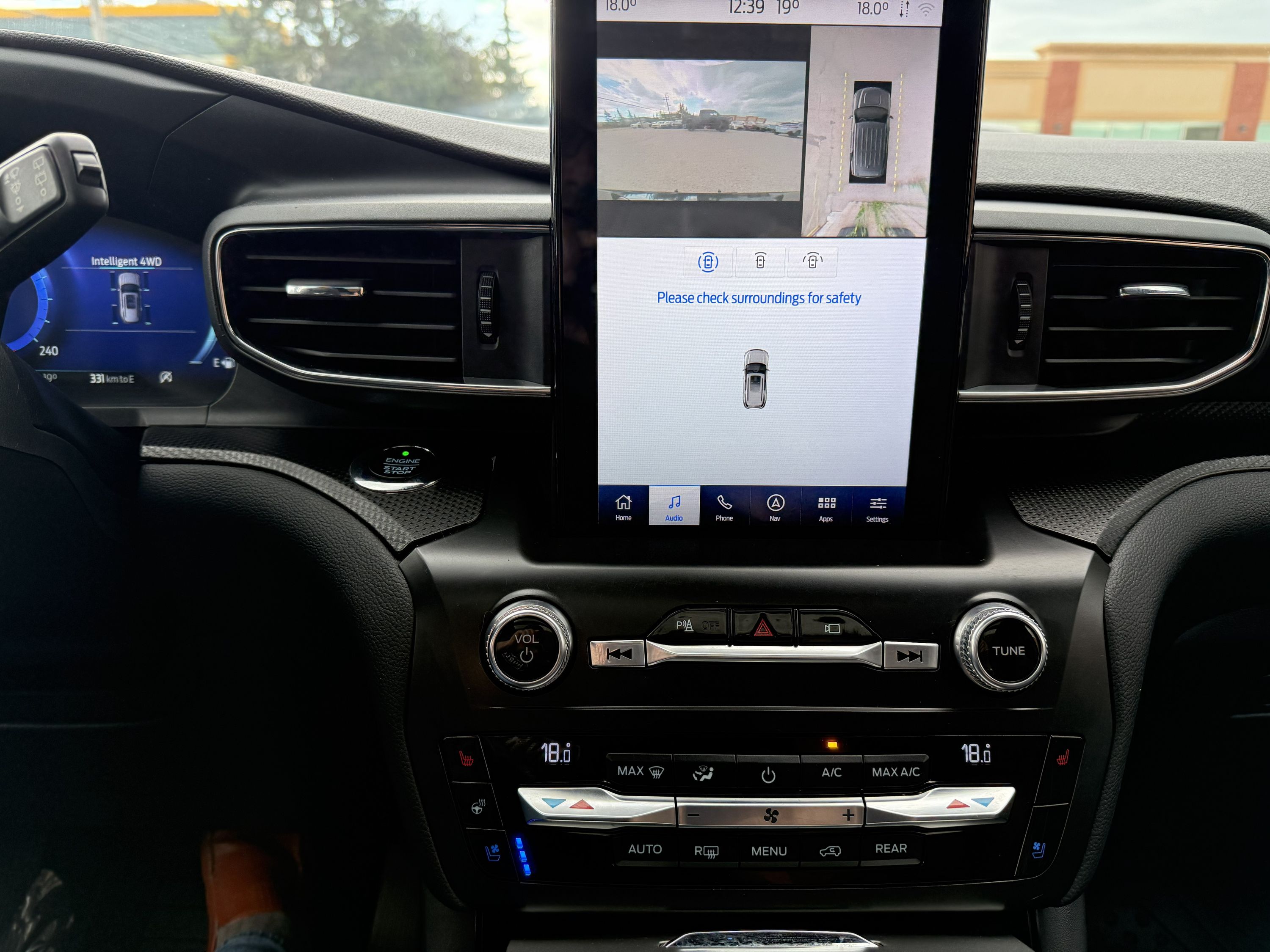 2020 Ford Explorer - Image 28