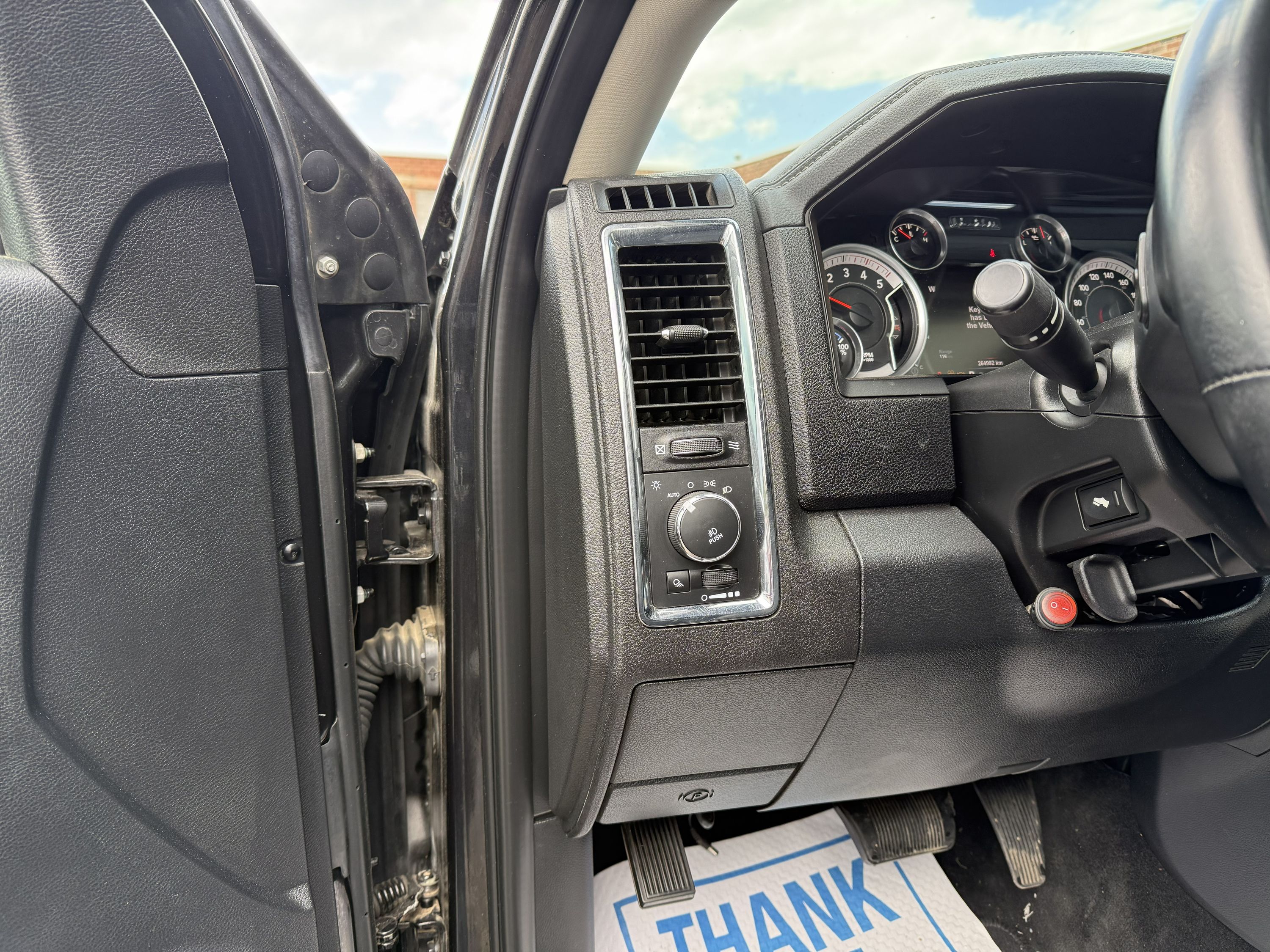 2015 RAM Ram 3500 - Image 21