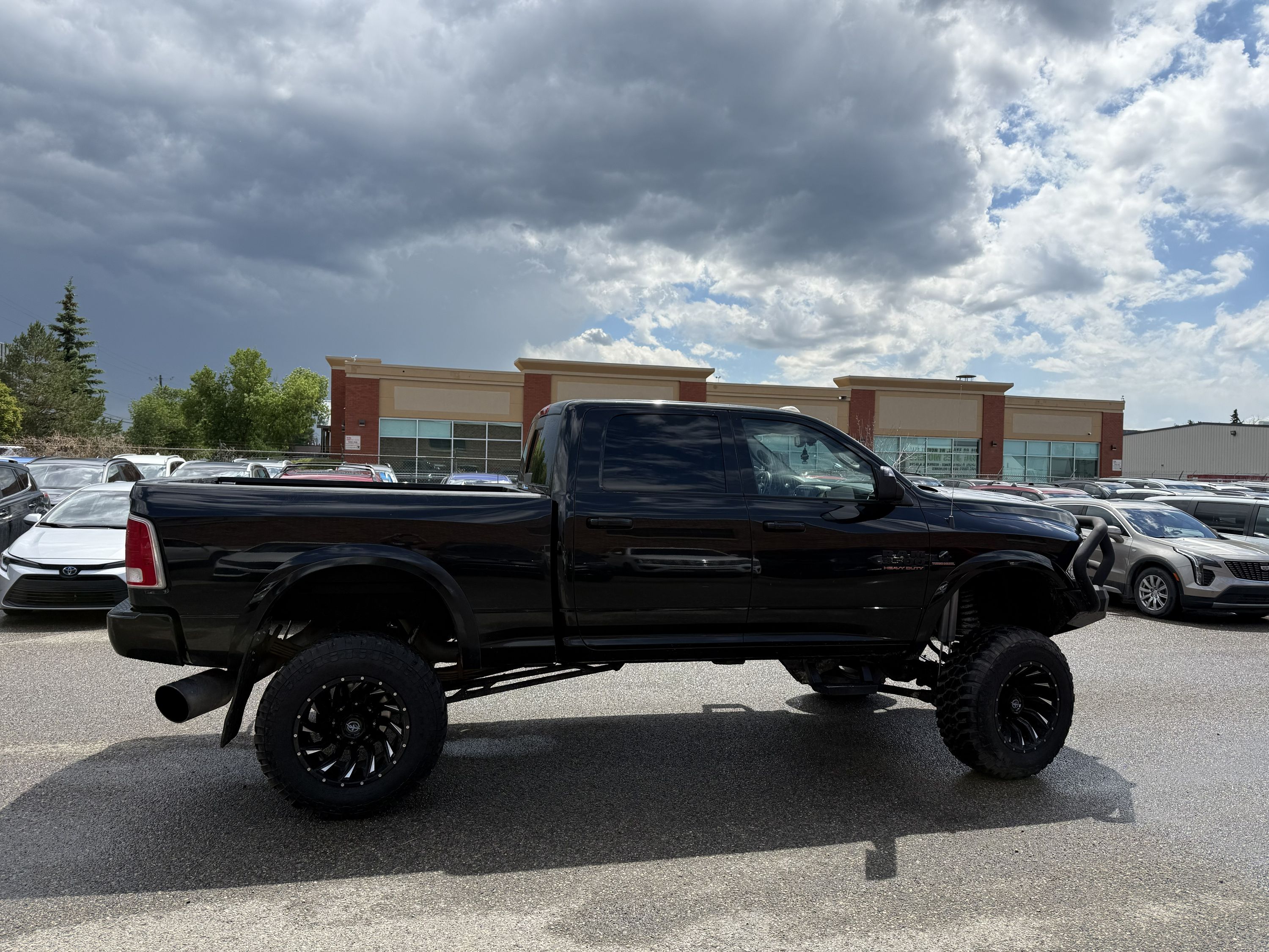 2015 RAM Ram 3500 - Image 11