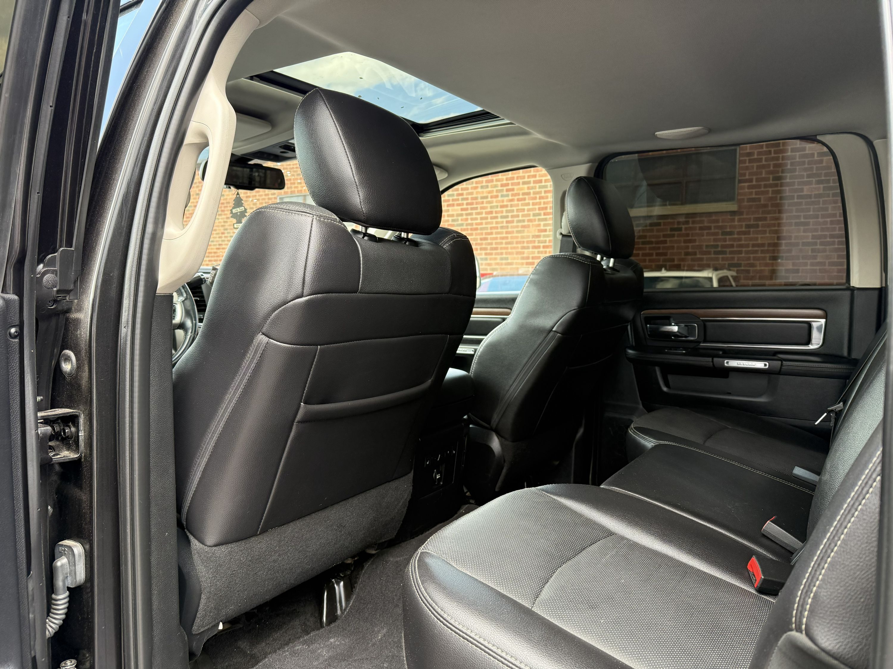 2015 RAM Ram 3500 - Image 18