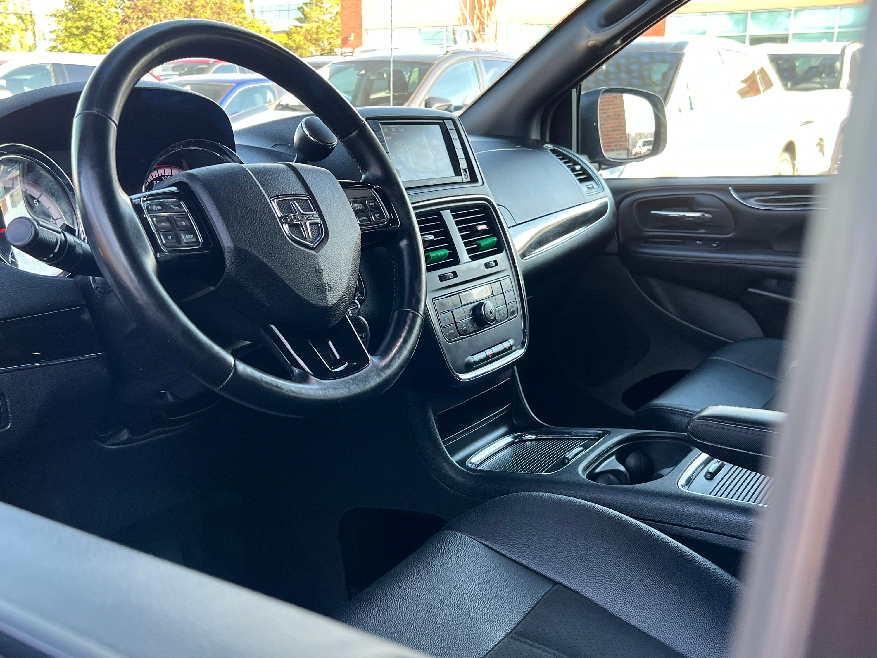 2020 Dodge Grand Caravan - Image 11