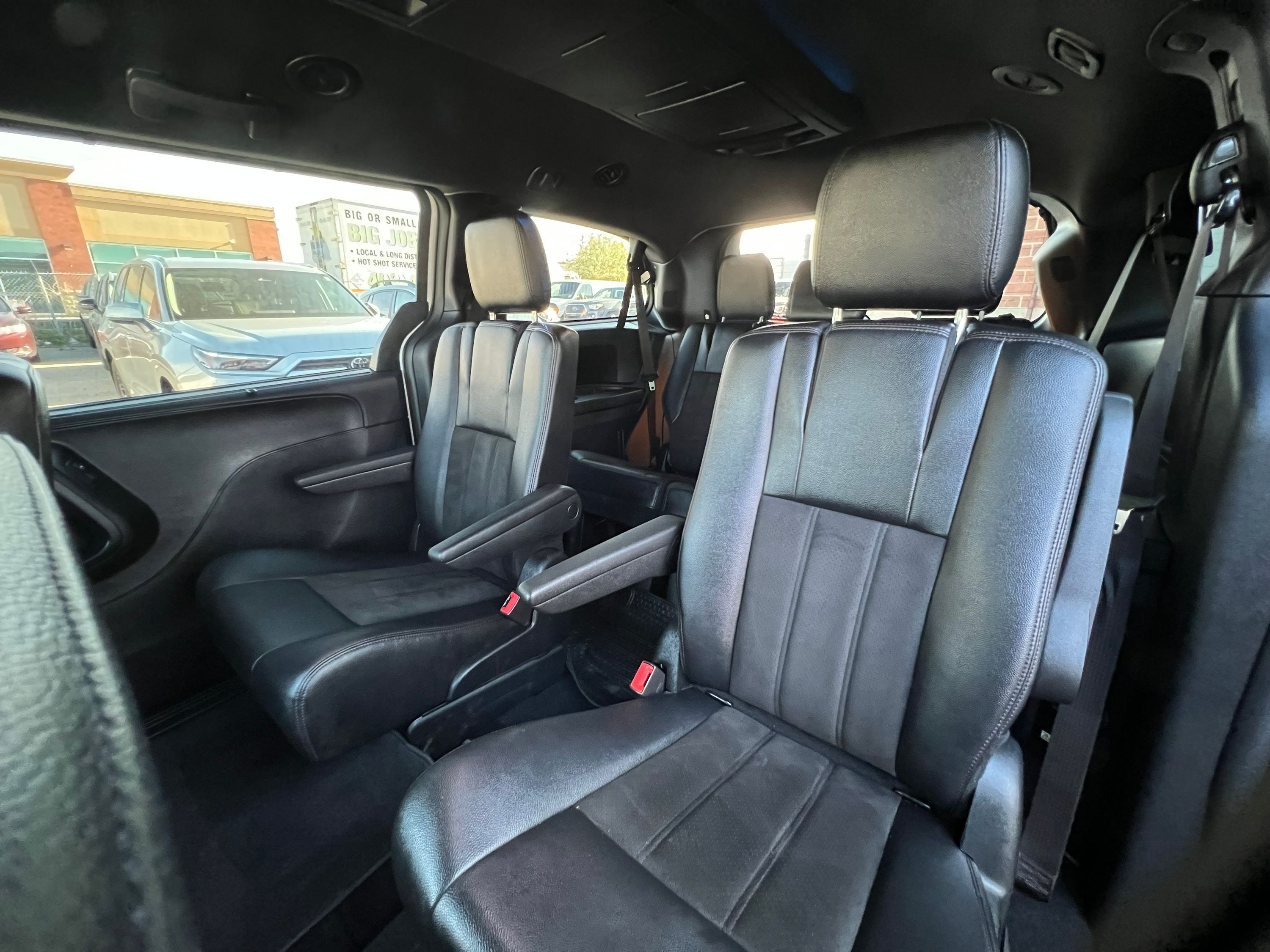 2020 Dodge Grand Caravan - Image 15