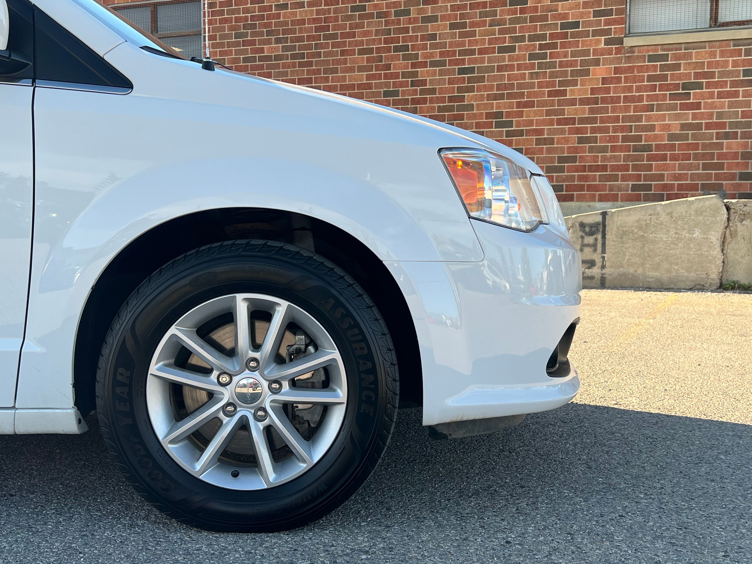 2020 Dodge Grand Caravan - Image 9