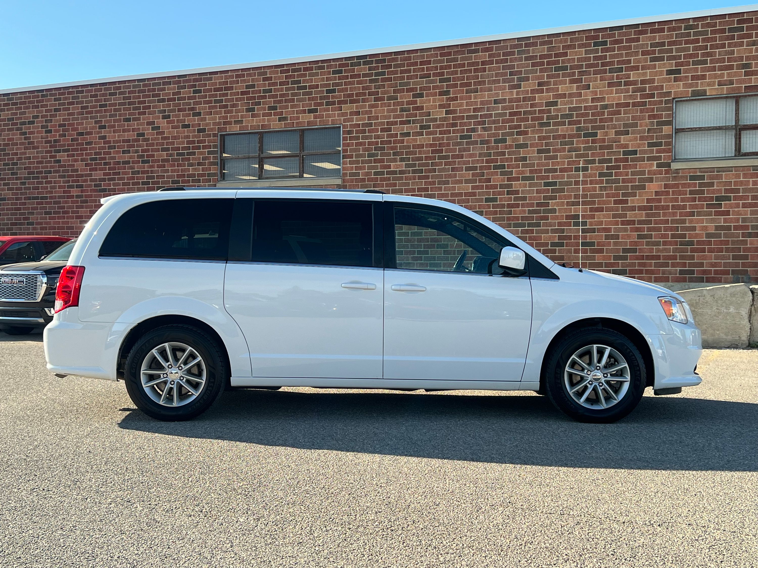 2020 Dodge Grand Caravan - Image 8