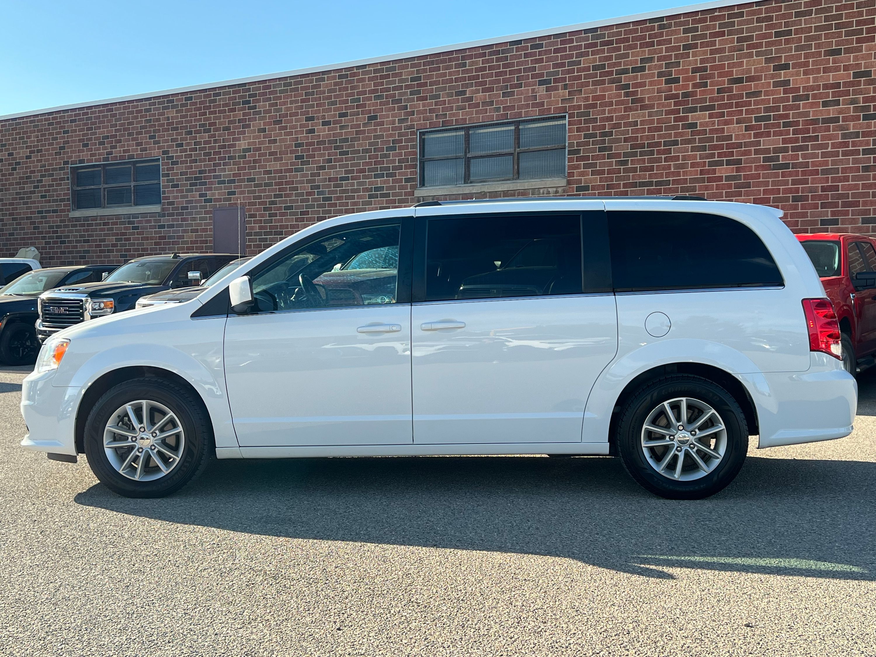 2020 Dodge Grand Caravan - Image 4