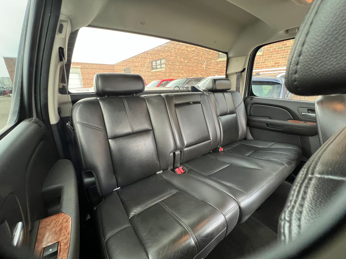 2007 GMC Sierra 2500HD - Image 14