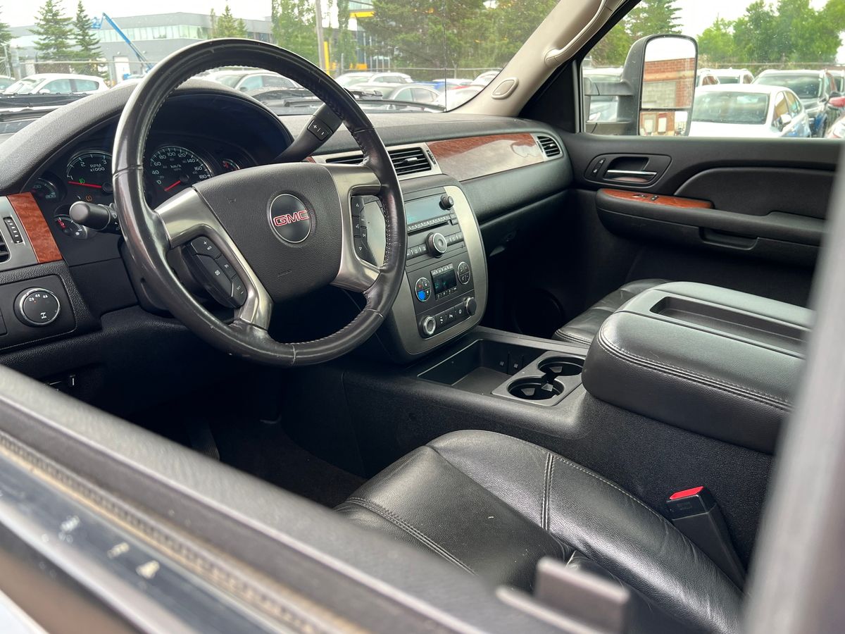 2007 GMC Sierra 2500HD - Image 10