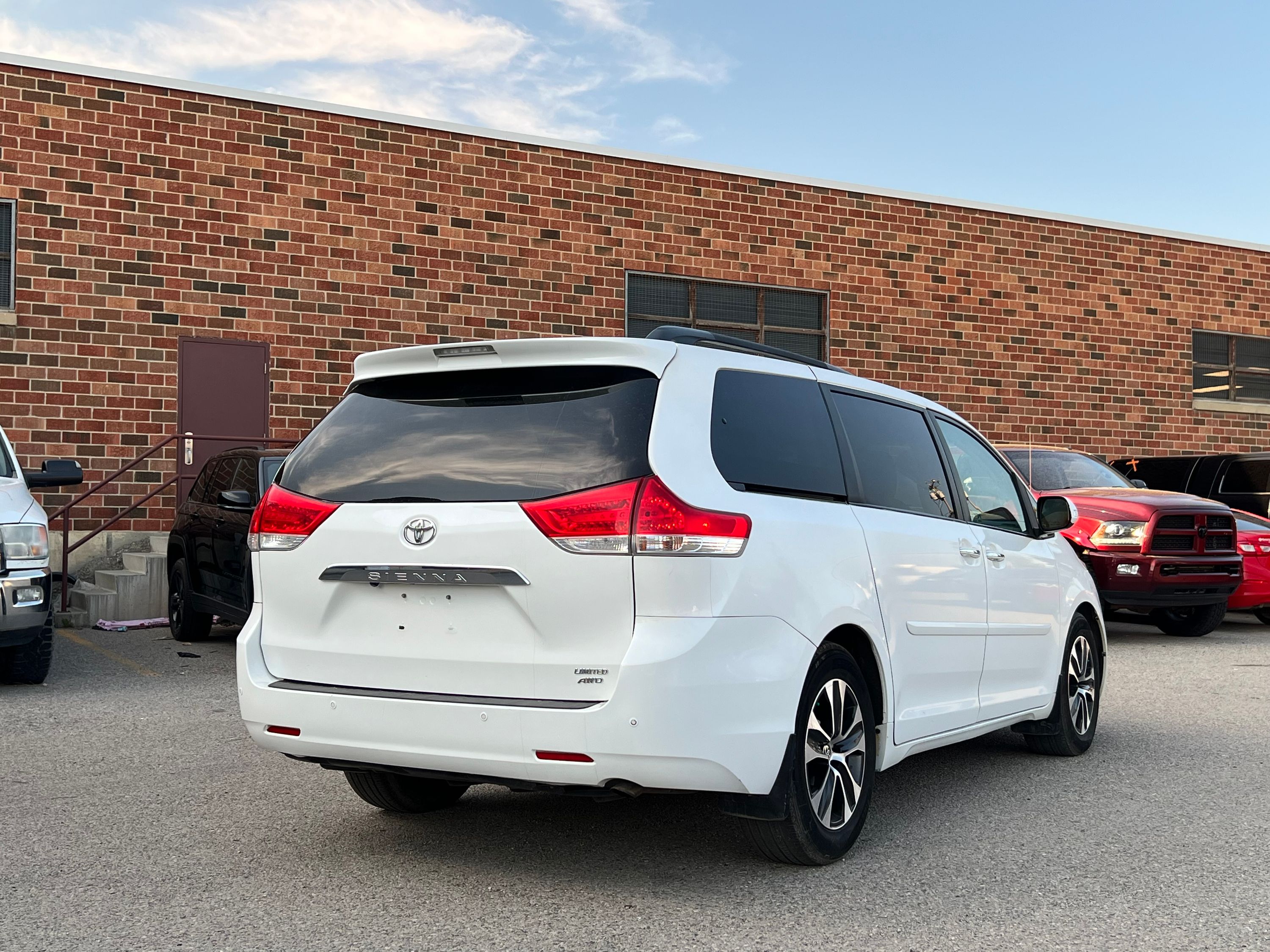 2014 Toyota Sienna - Image 7