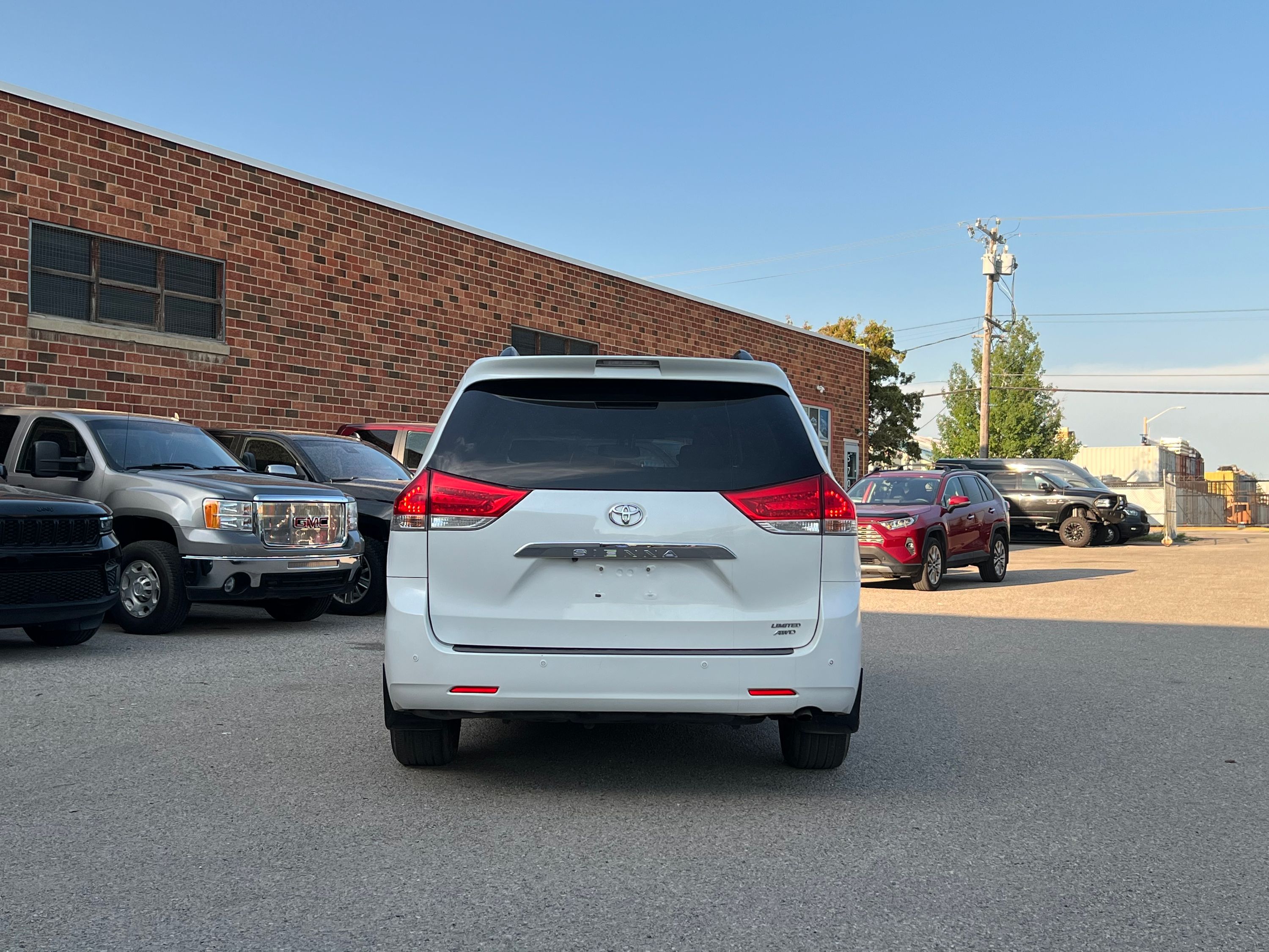 2014 Toyota Sienna - Image 6