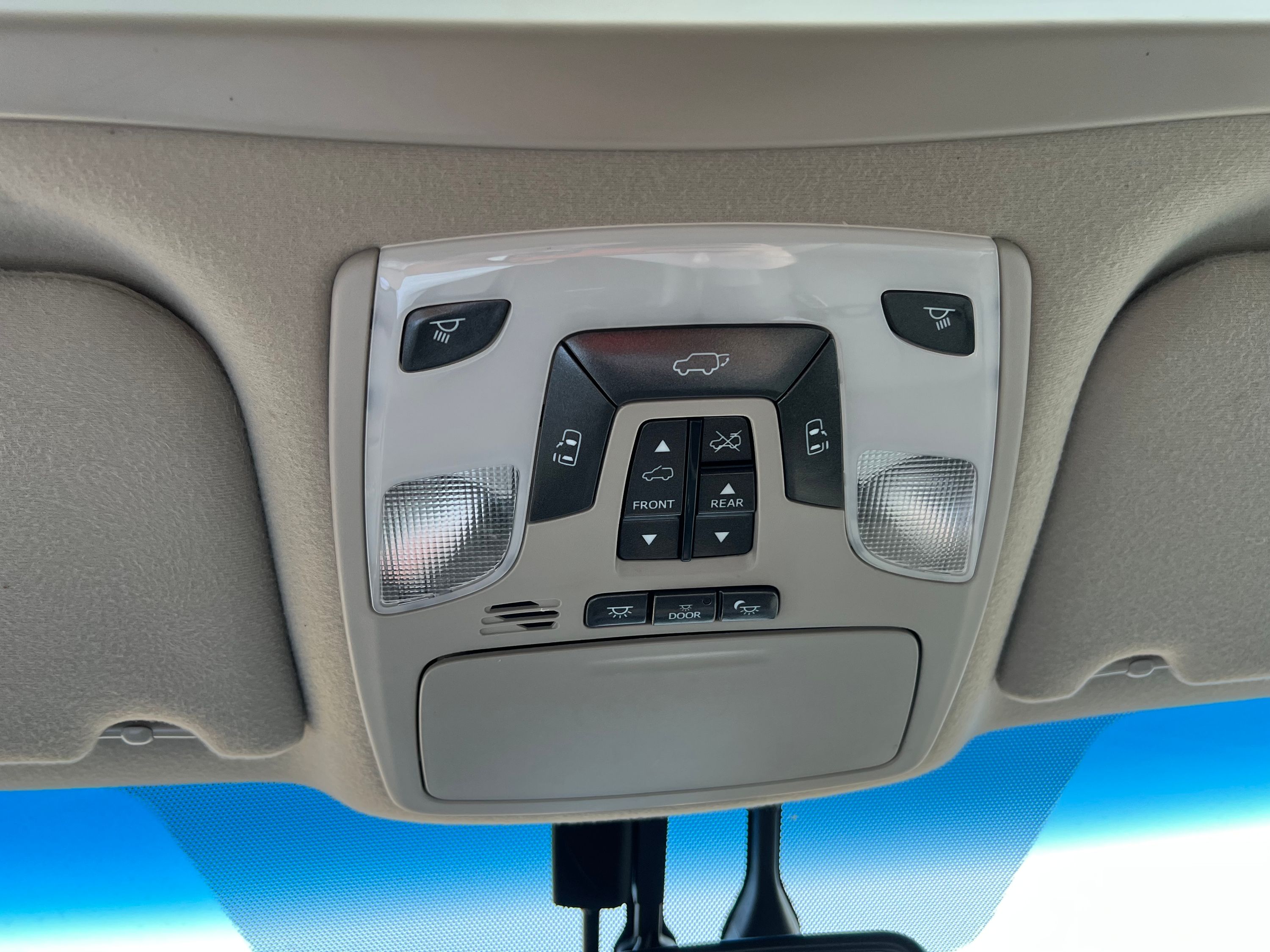 2014 Toyota Sienna - Image 19