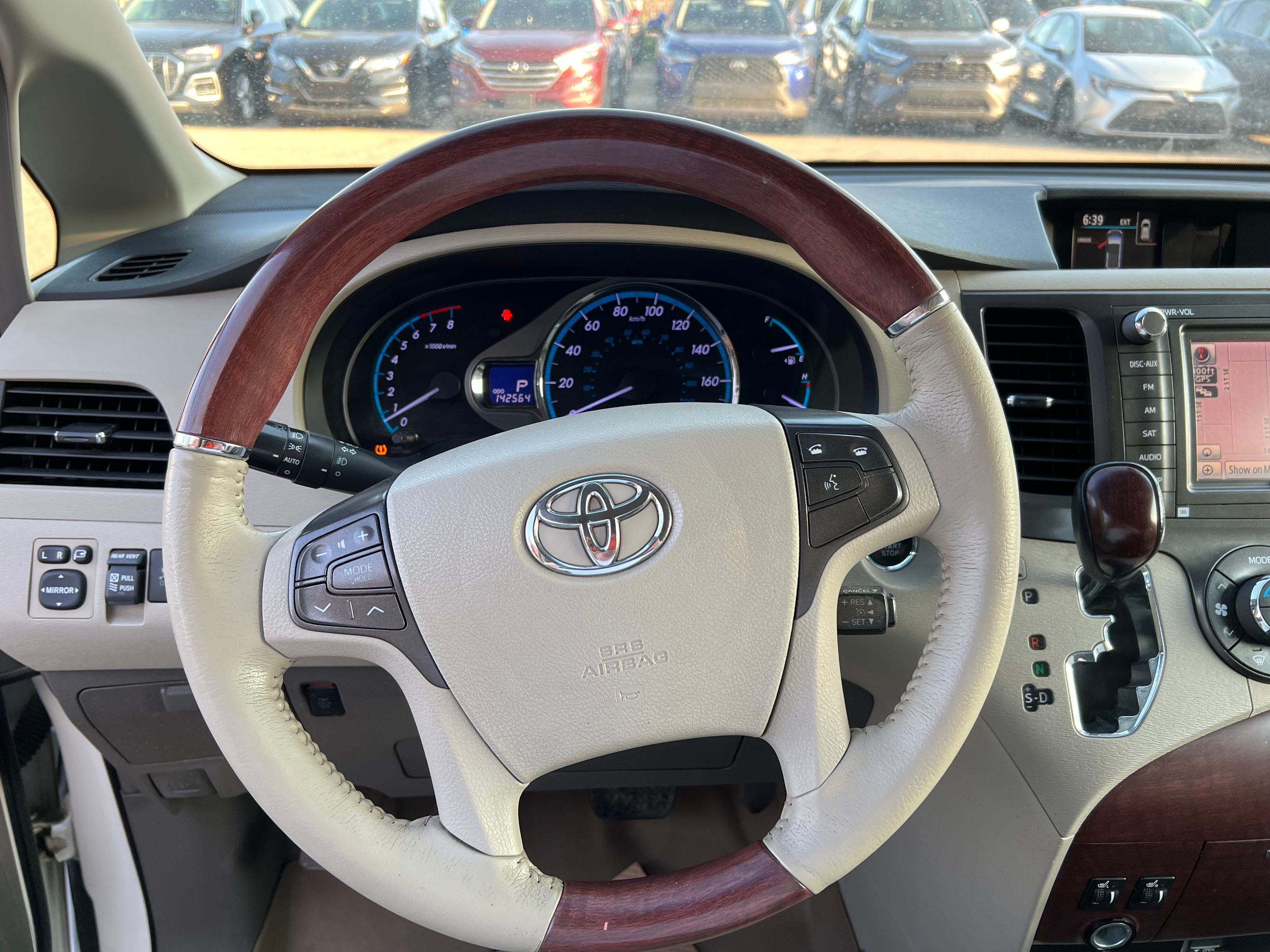 2014 Toyota Sienna - Image 15