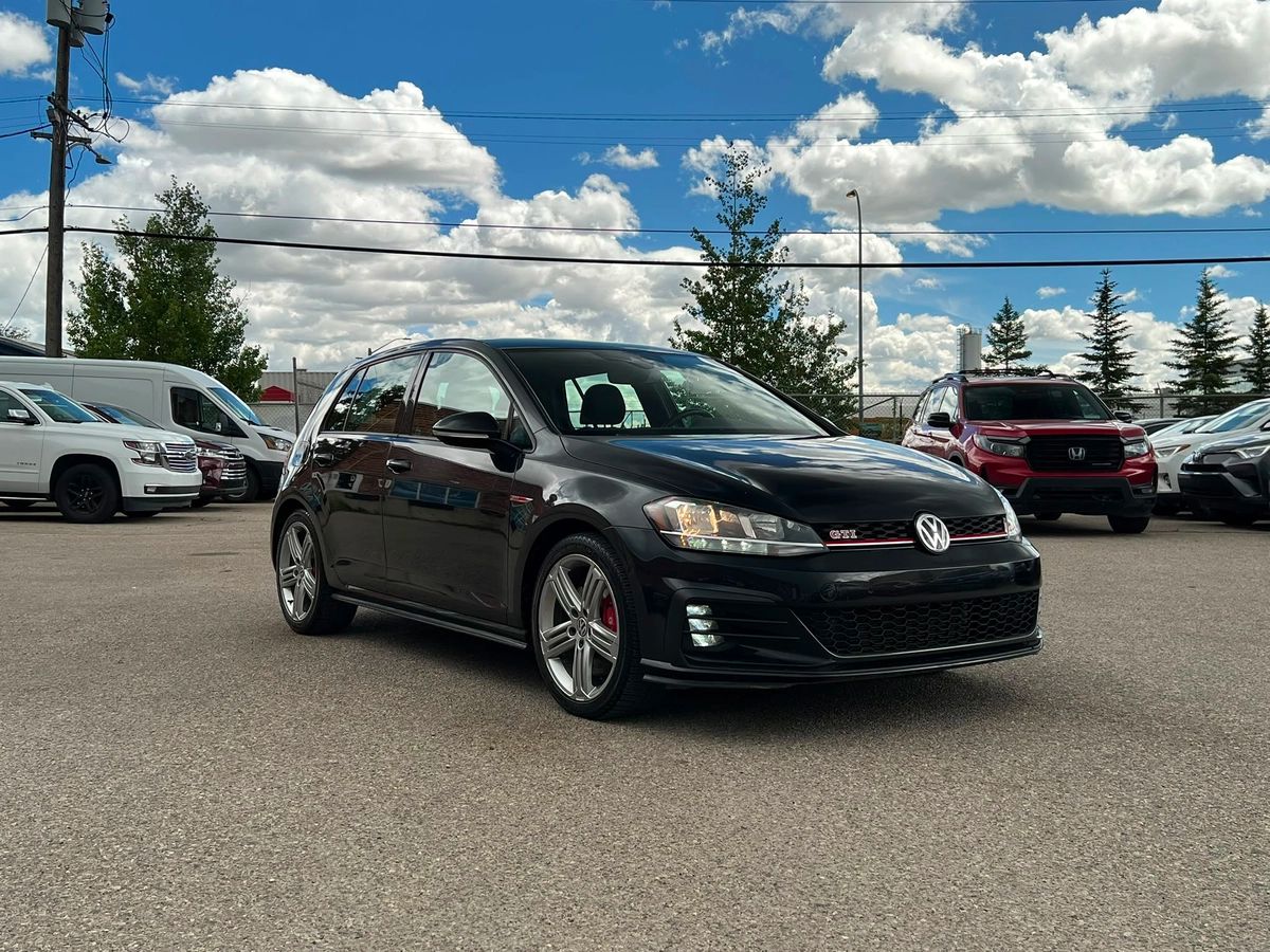 2019 Volkswagen Golf GTI Base - Image 3