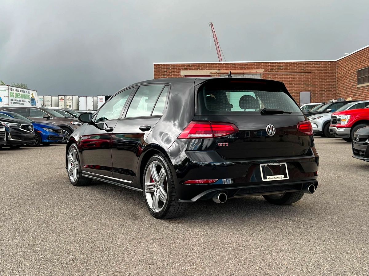 2019 Volkswagen Golf GTI Base - Image 11