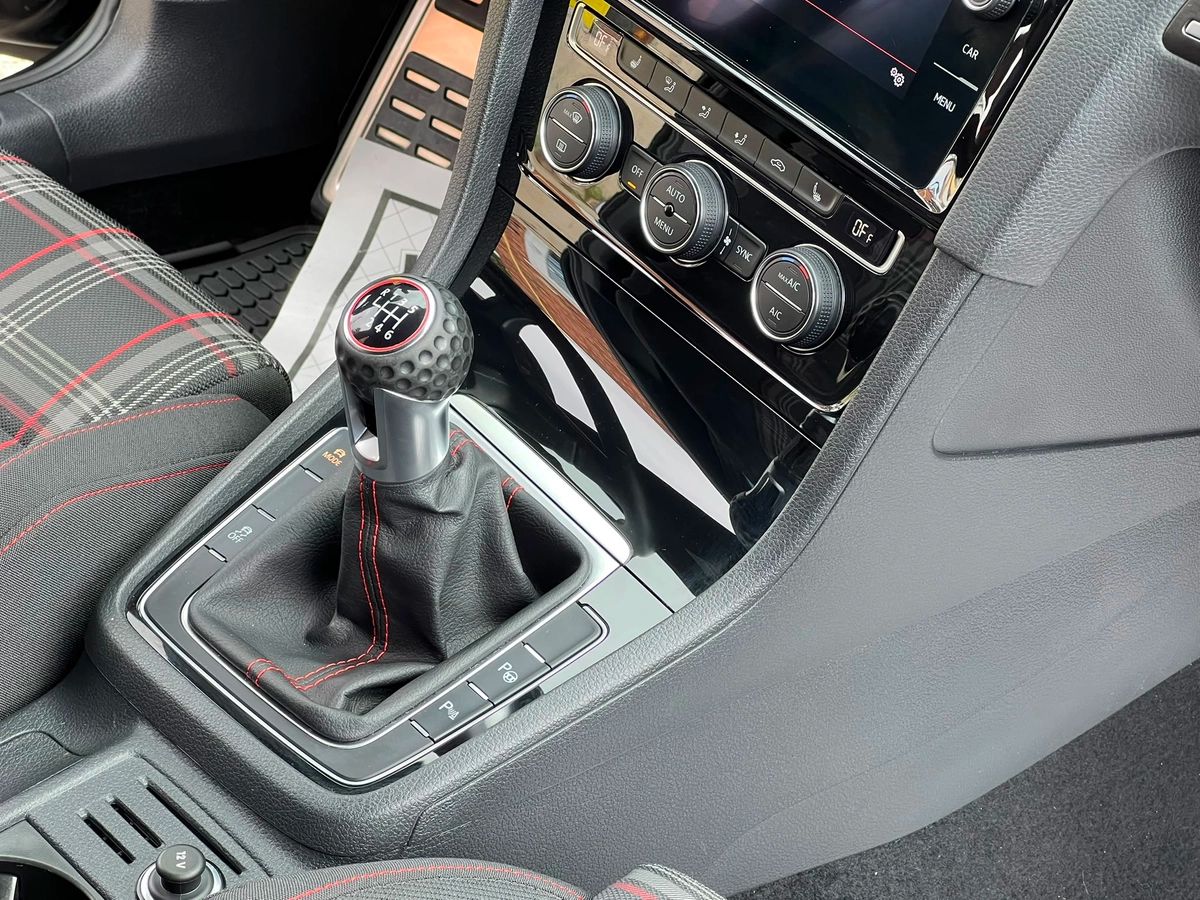 2019 Volkswagen Golf GTI Base - Image 18