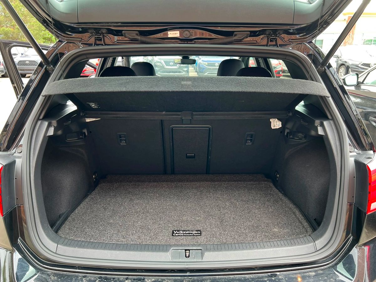 2019 Volkswagen Golf GTI Base - Image 13