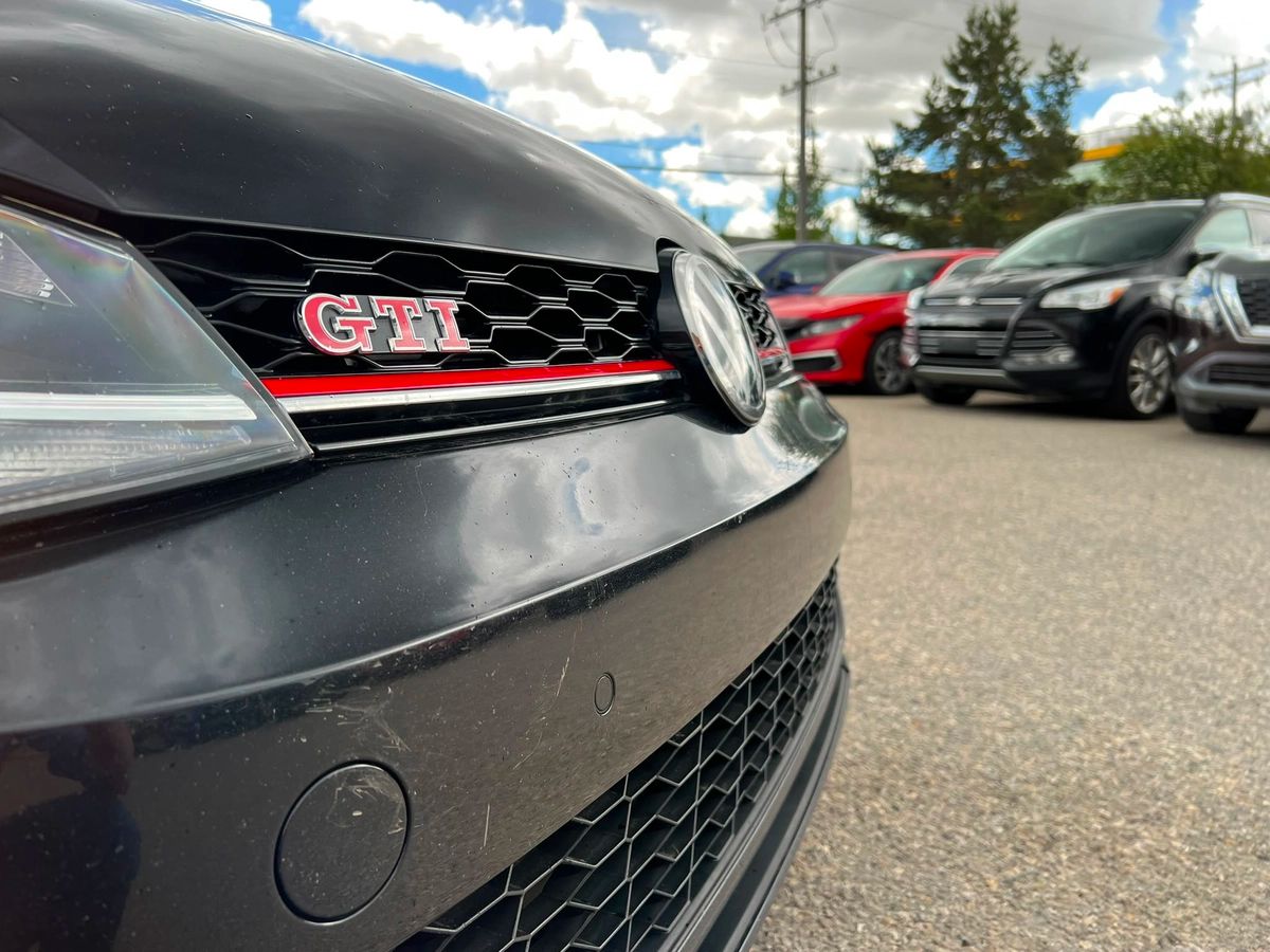 2019 Volkswagen Golf GTI Base - Image 12