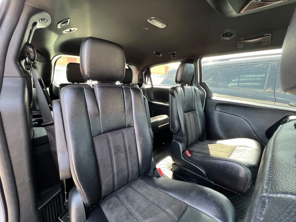 2020 Dodge Grand Caravan - Image 15