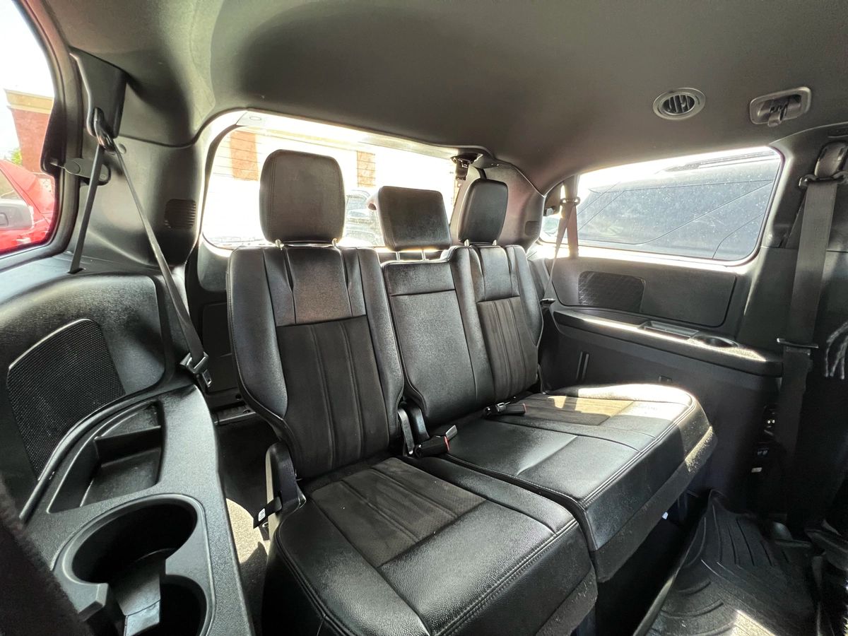 2020 Dodge Grand Caravan - Image 16