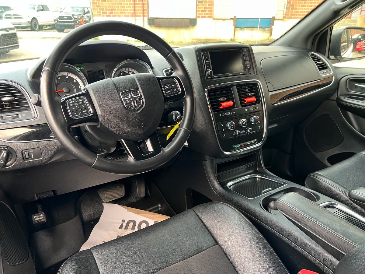2020 Dodge Grand Caravan - Image 11