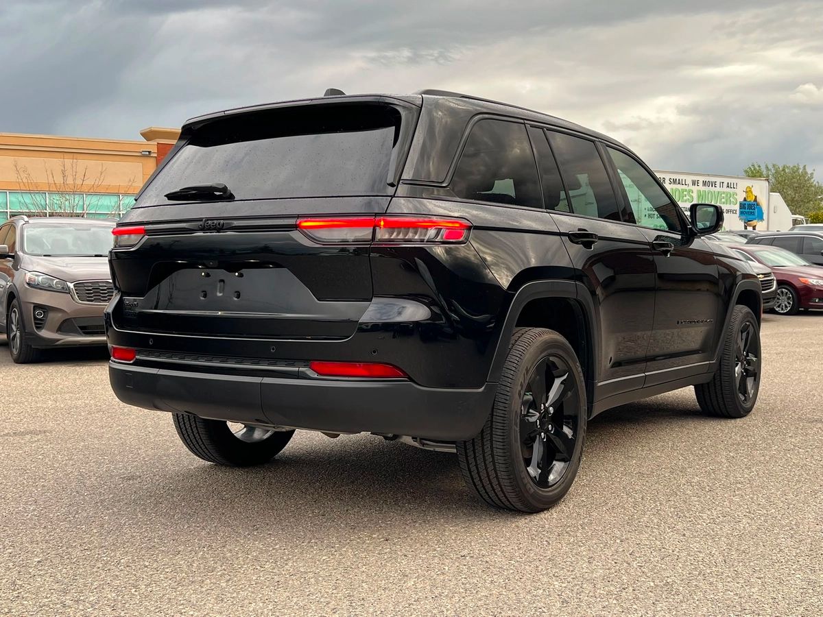 2025 Jeep Grand Cherokee Altitude - Image 7