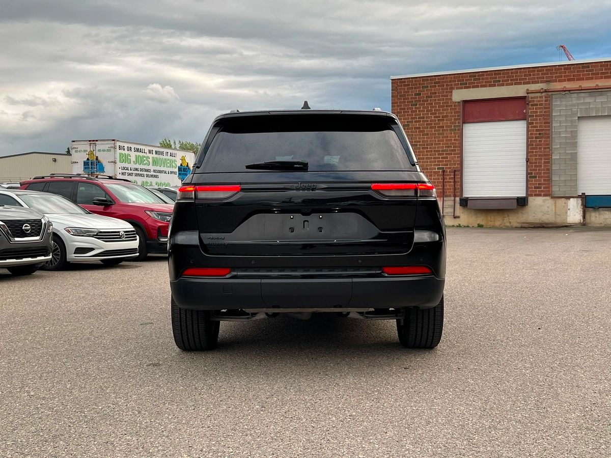 2025 Jeep Grand Cherokee Altitude - Image 6