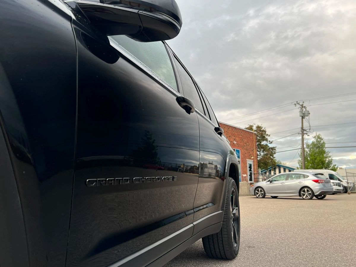 2025 Jeep Grand Cherokee Altitude - Image 14
