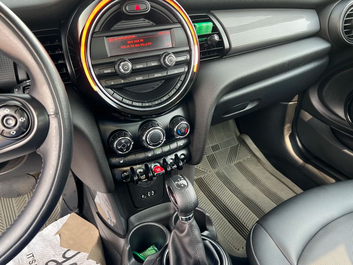 2015 MINI Cooper Base - Image 19