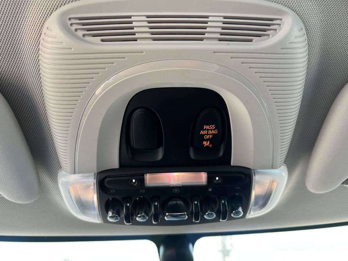 2015 MINI Cooper Base - Image 20