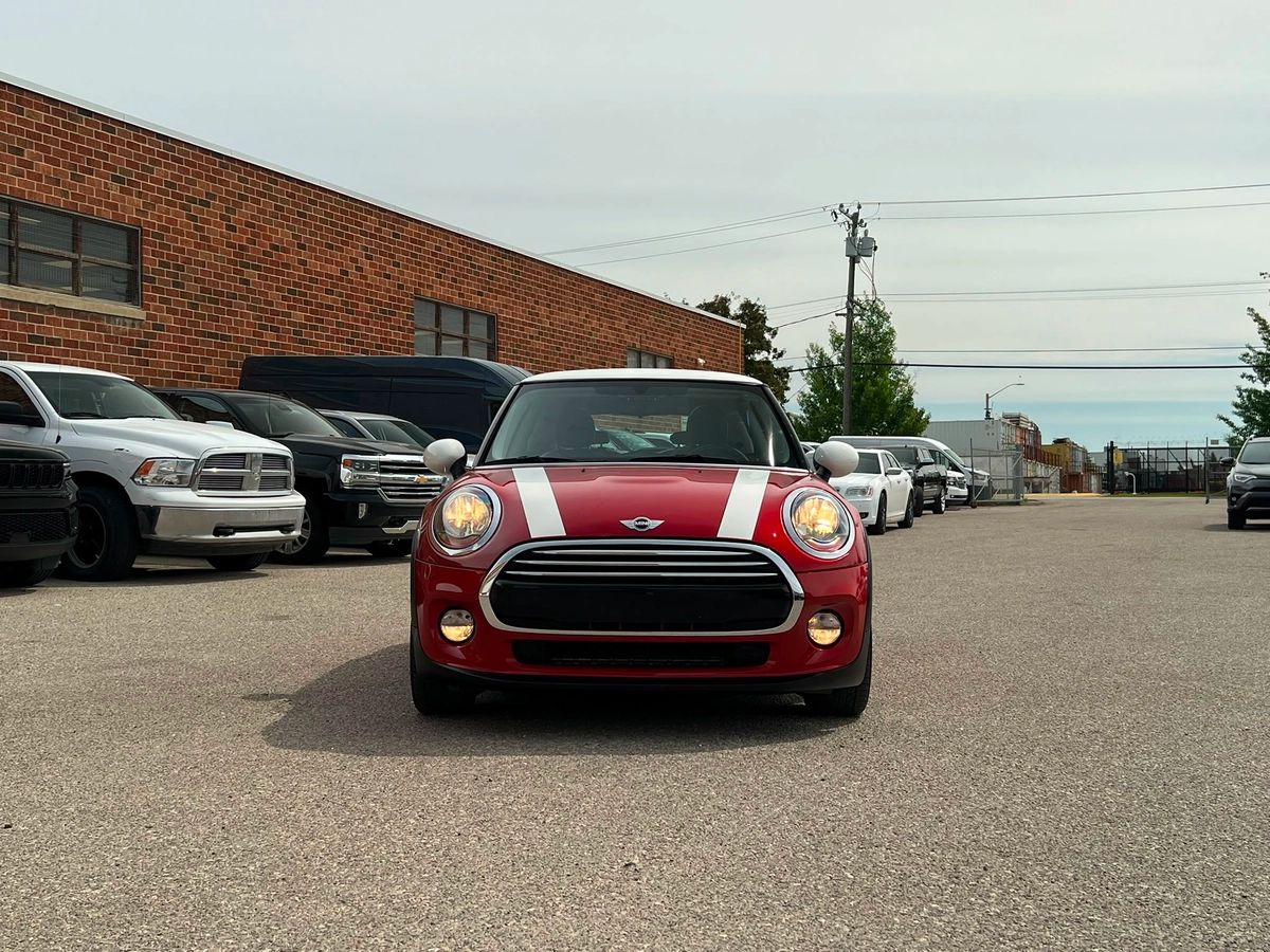 2015 MINI Cooper Base - Image 2