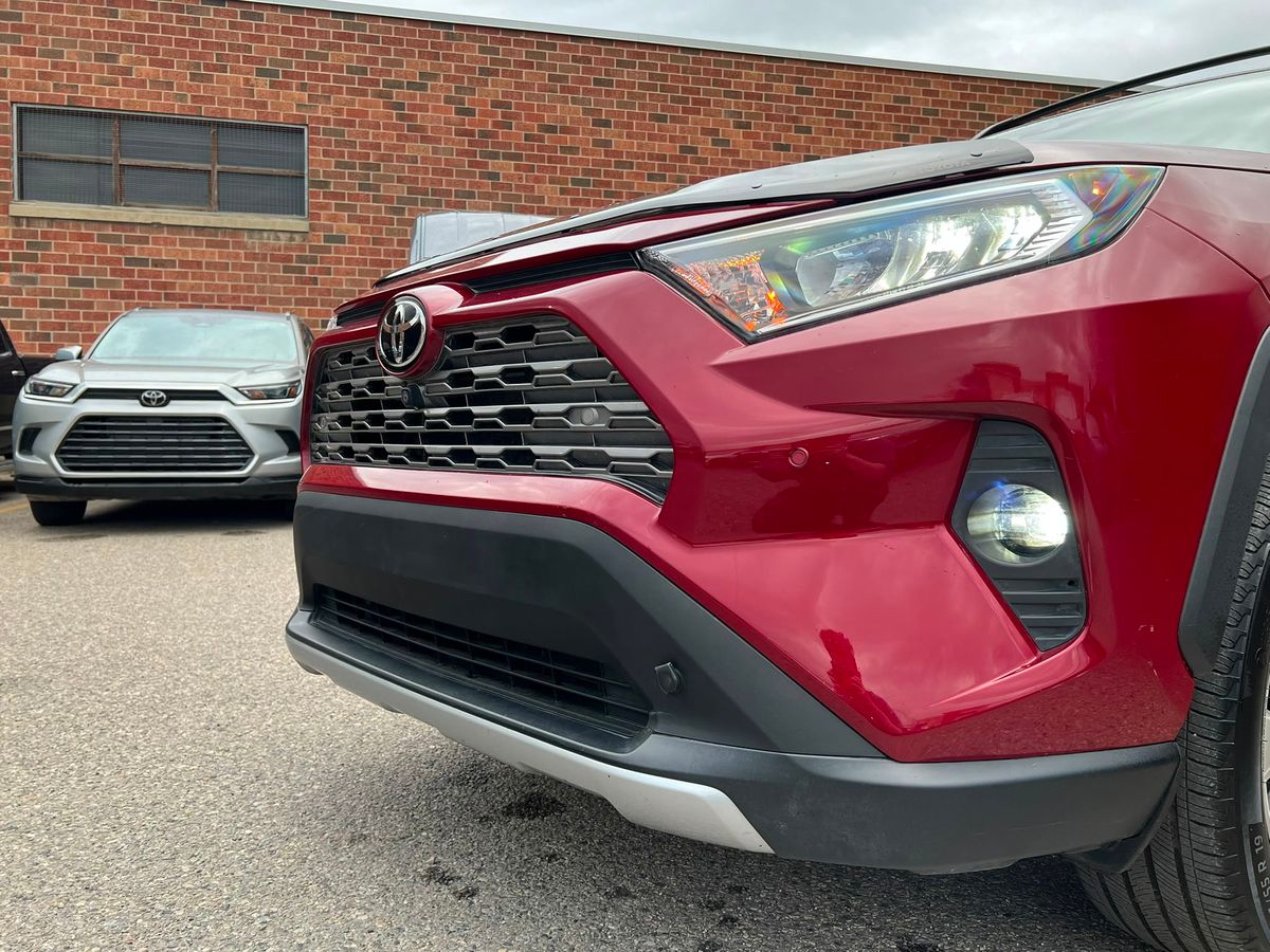 2020 Toyota RAV4 Limited - Image 11
