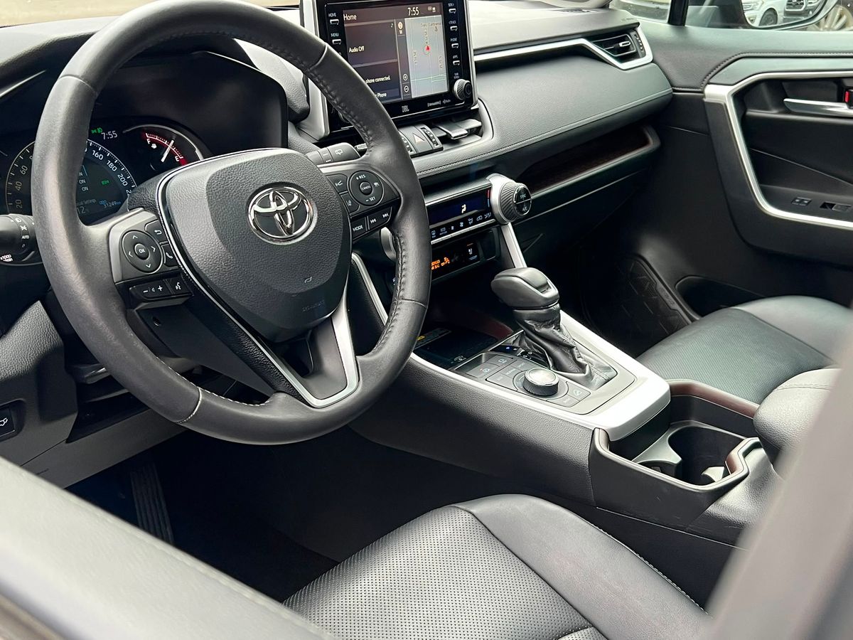 2020 Toyota RAV4 Limited - Image 20