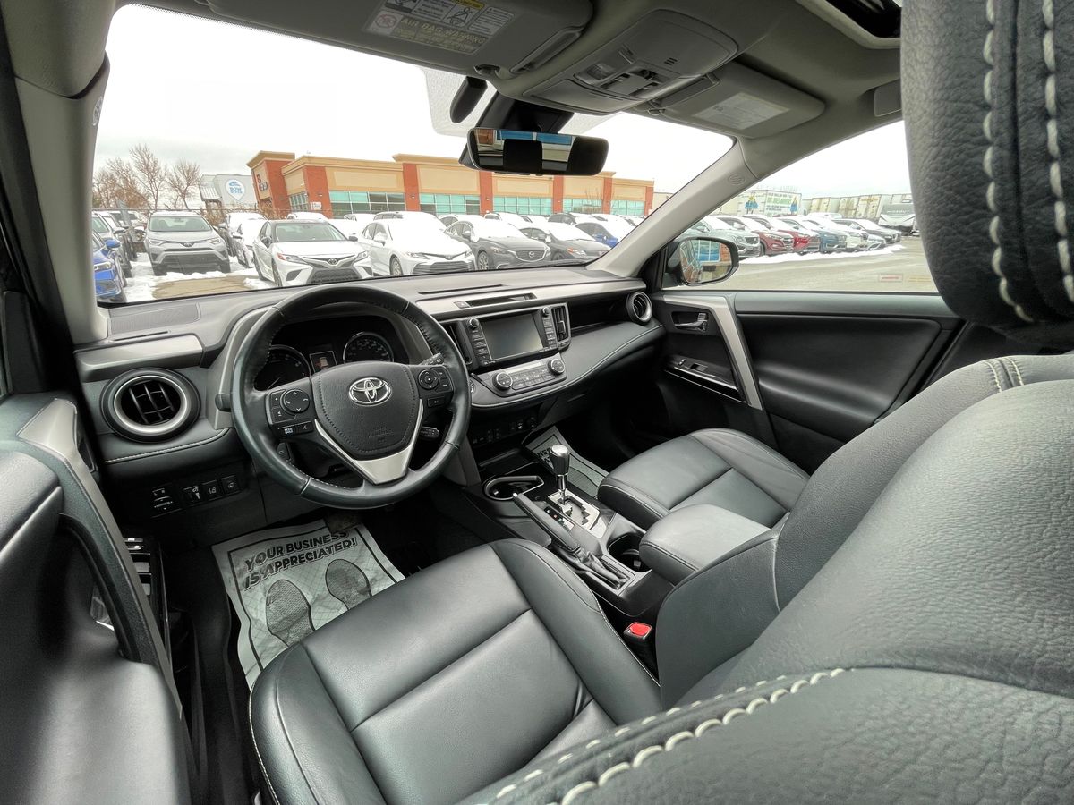 2016 Toyota RAV4 Limited - Image 16