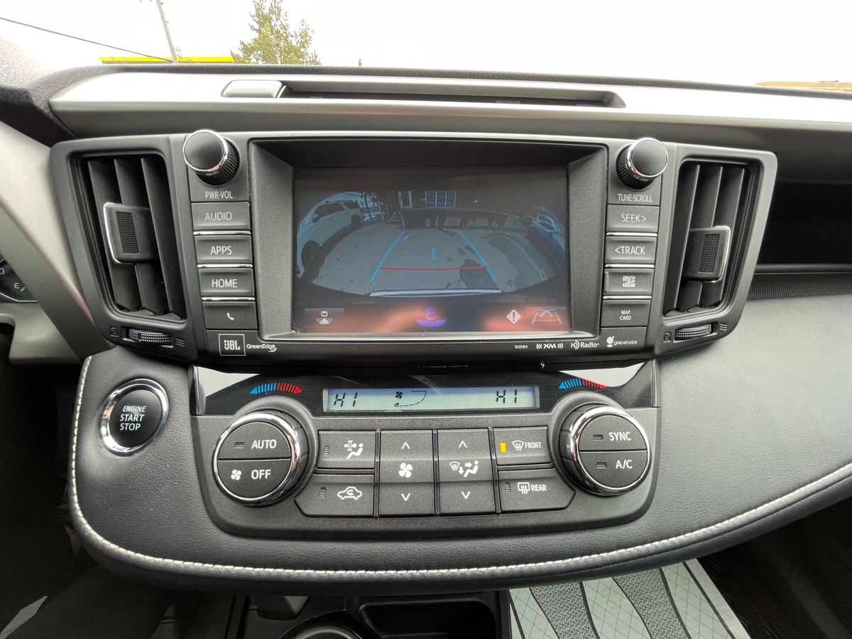 2016 Toyota RAV4 Limited - Image 28