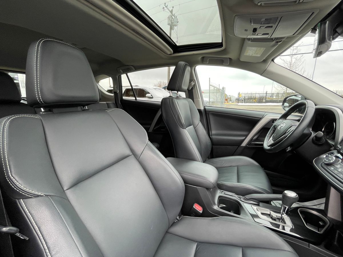 2016 Toyota RAV4 Limited - Image 24