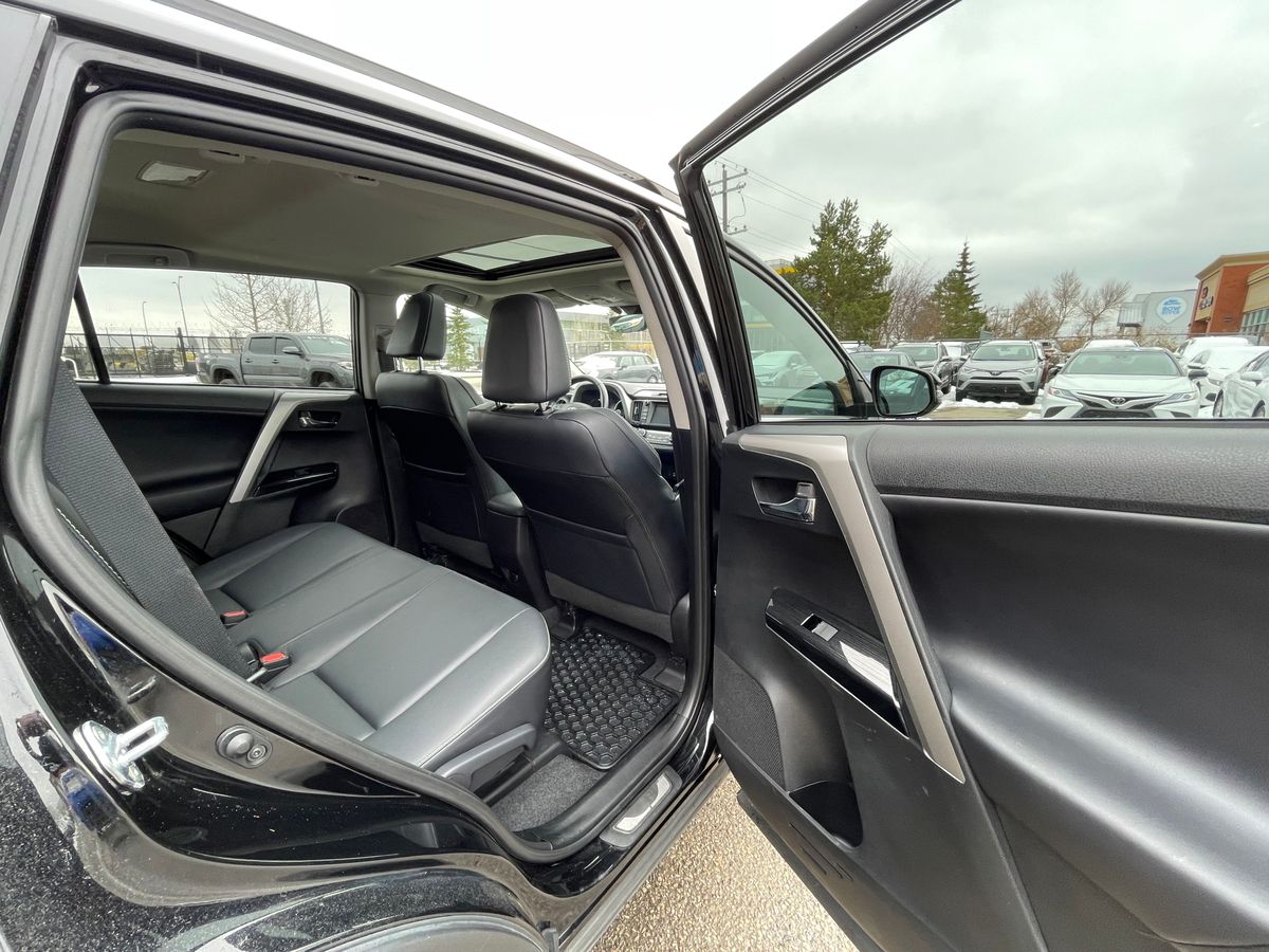 2016 Toyota RAV4 Limited - Image 19