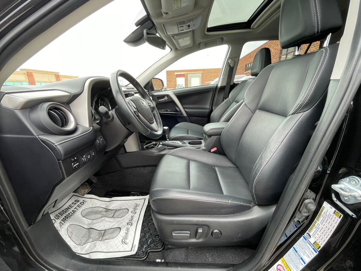2016 Toyota RAV4 Limited - Image 13