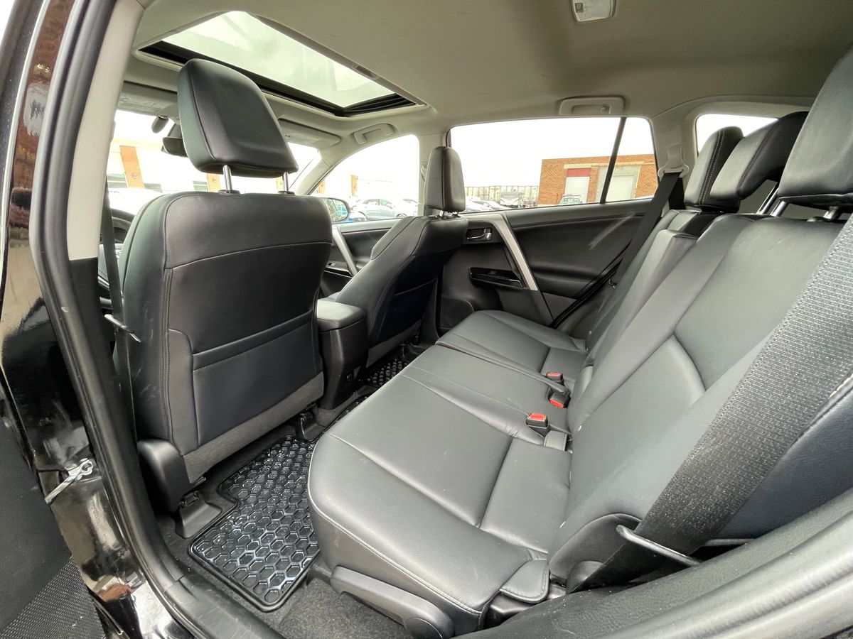 2016 Toyota RAV4 Limited - Image 14