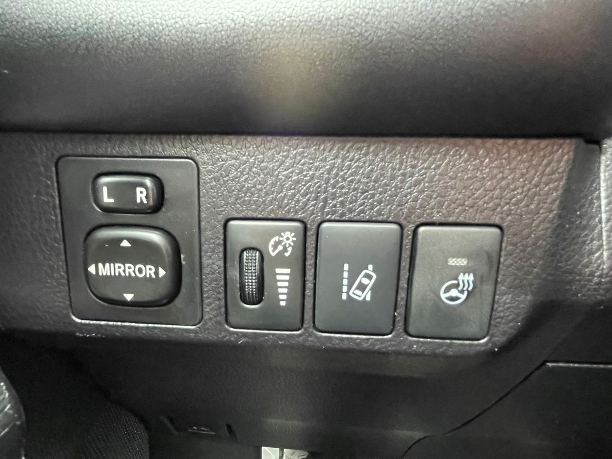 2016 Toyota RAV4 Limited - Image 33