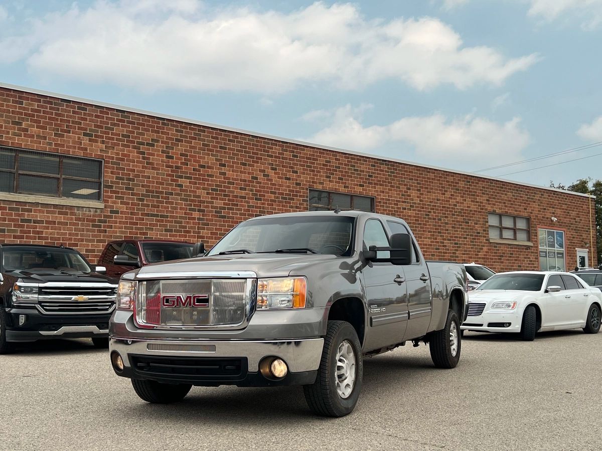 2007 GMC Sierra 2500HD SLT - Image 3