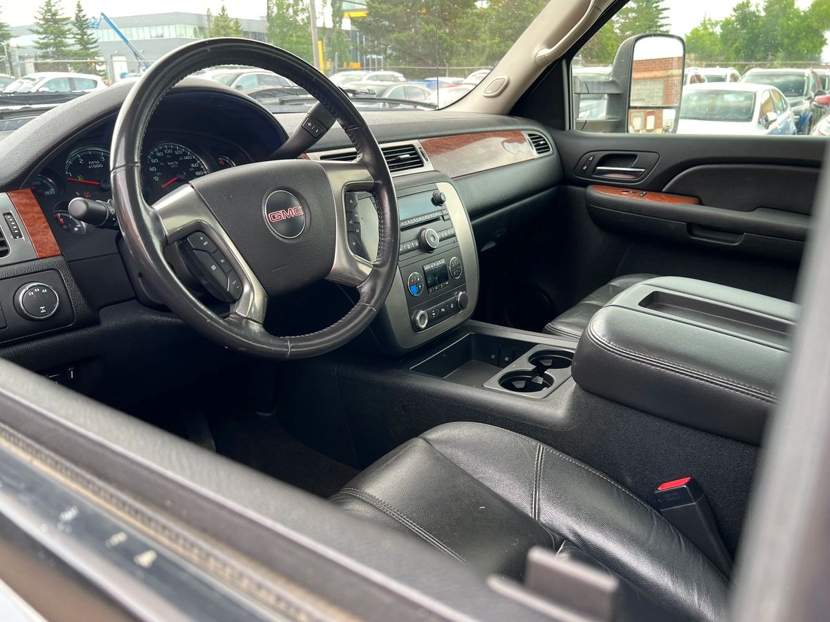 2007 GMC Sierra 2500HD SLT - Image 10
